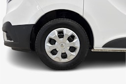 valkoinen Renault Trafic 2023 kuva 9.