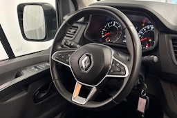 valkoinen Renault Trafic 2023 kuva 10.