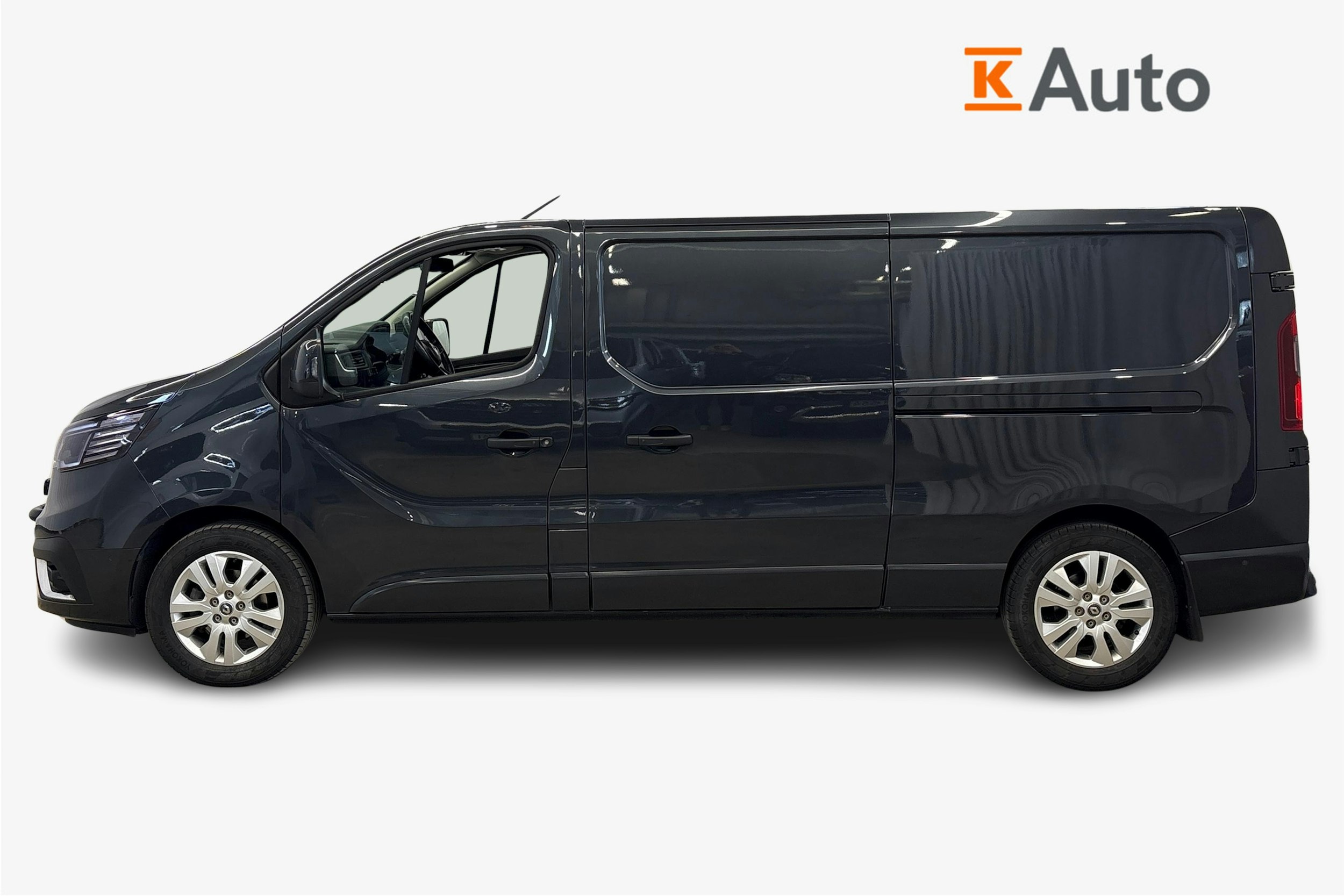 harmaa Renault Trafic 2023 kuva 5.