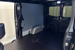 harmaa Renault Trafic 2023 kuva 11.