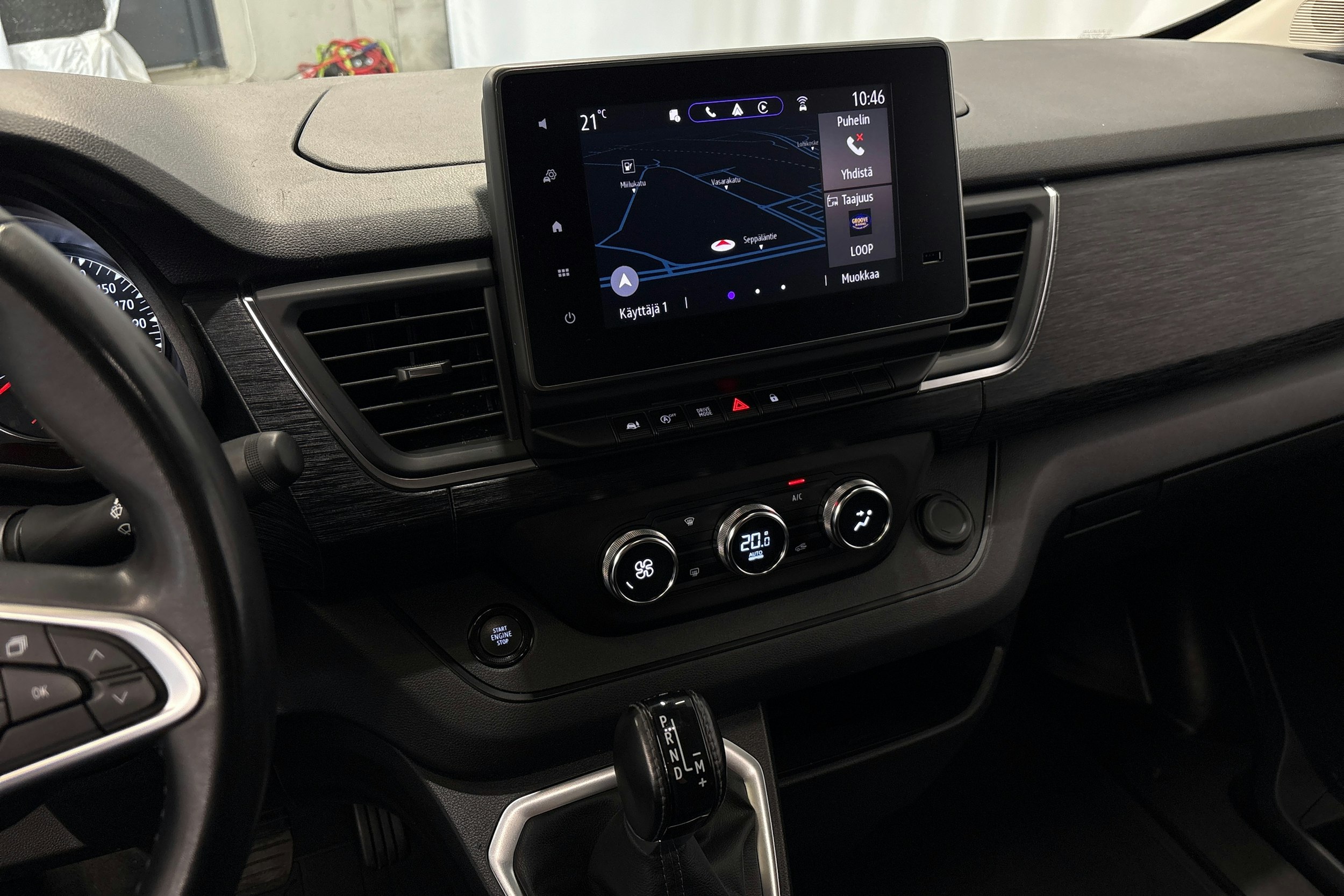 harmaa Renault Trafic 2023 kuva 15.