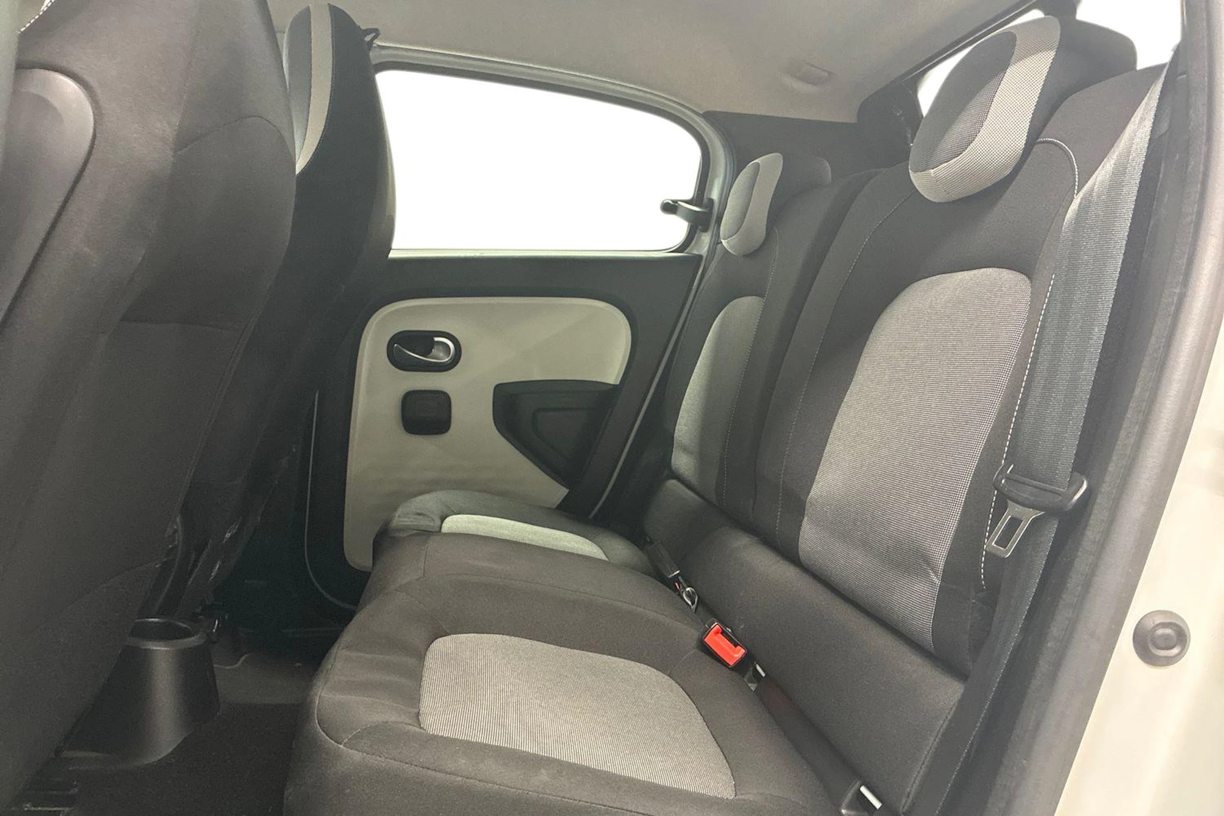 valkoinen Renault Twingo 2017 kuva 11.