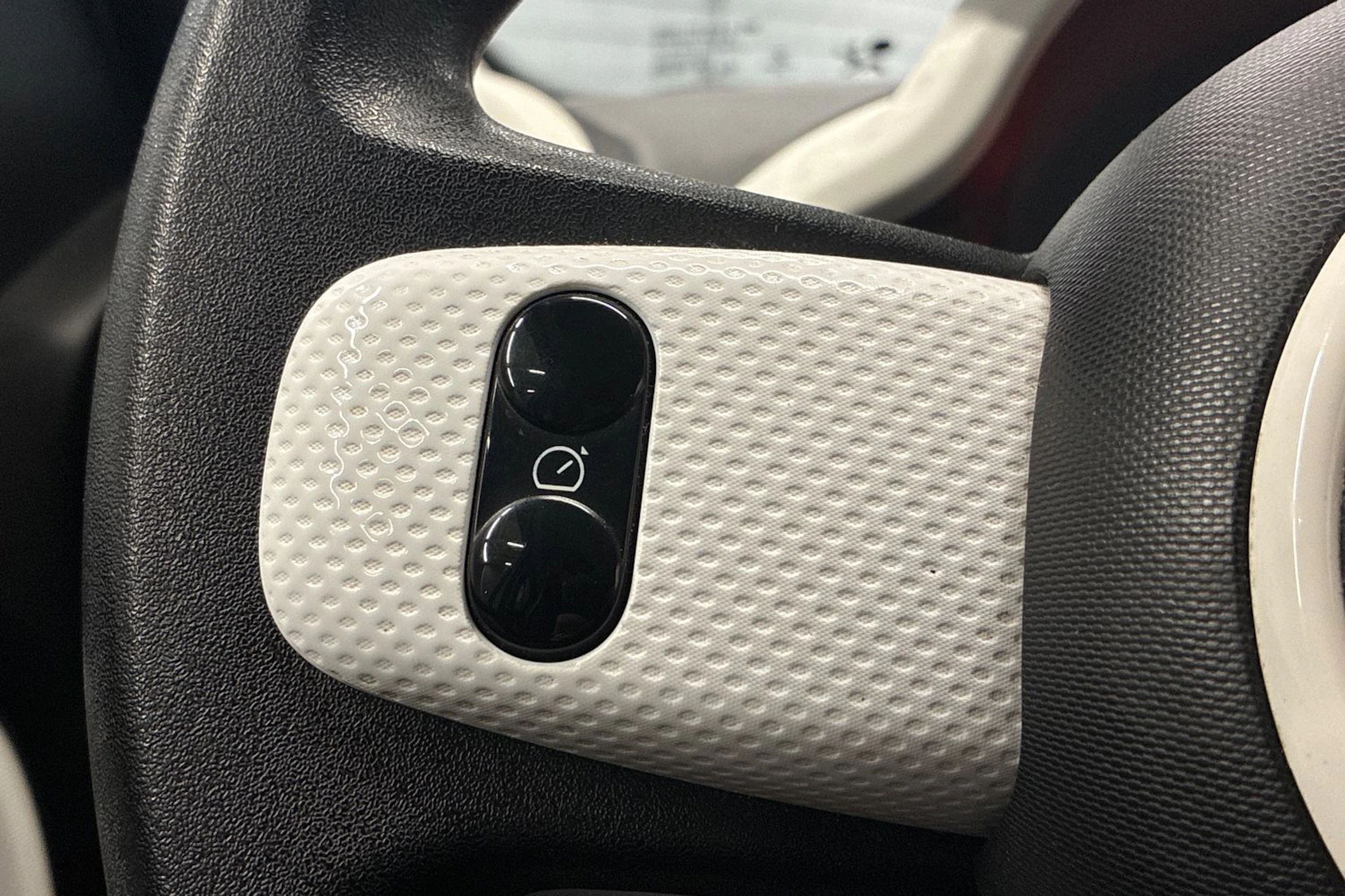 valkoinen Renault Twingo 2017 kuva 17.