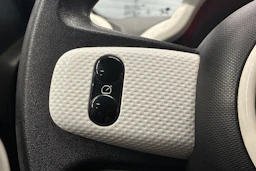 valkoinen Renault Twingo 2017 kuva 17.