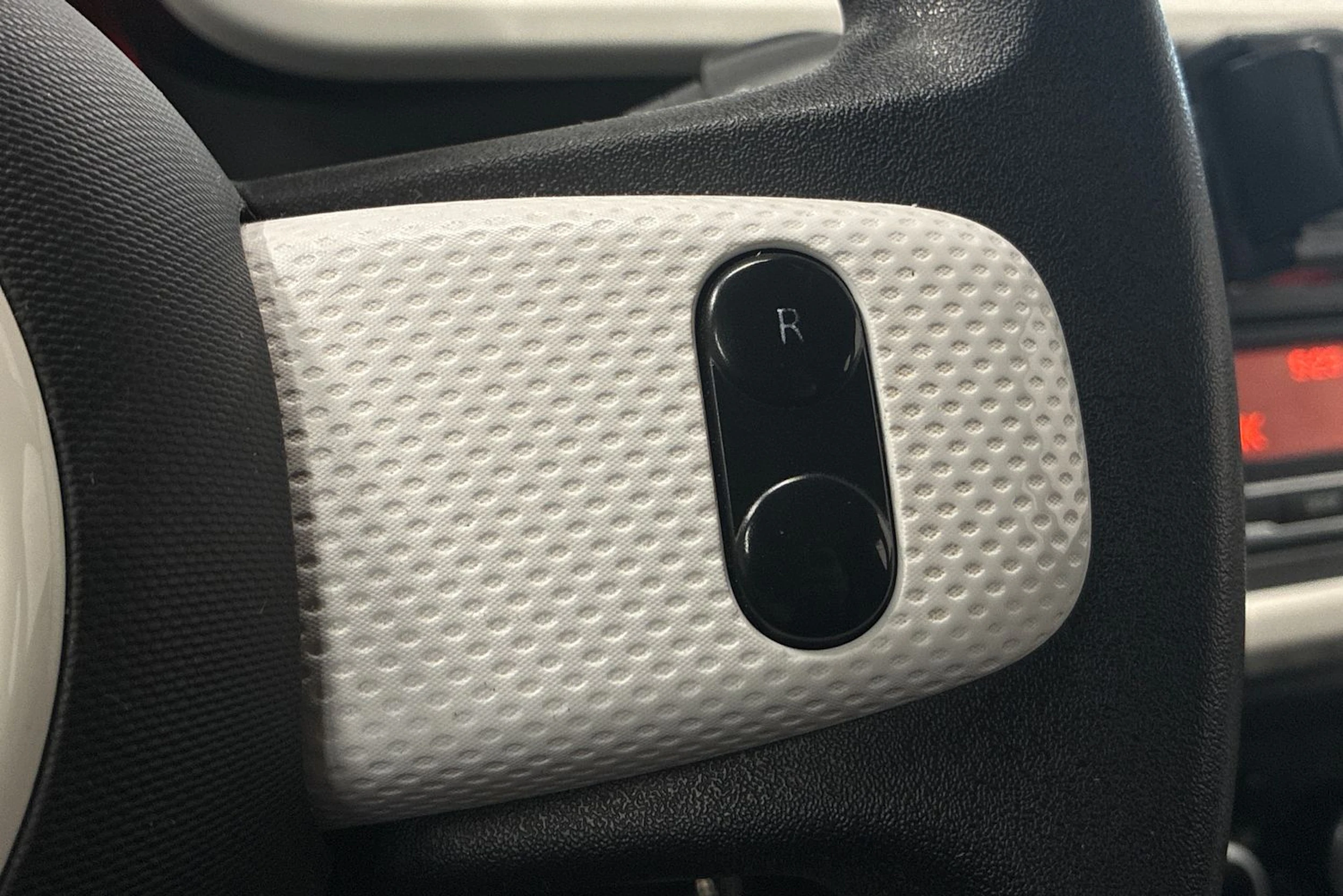 valkoinen Renault Twingo 2017 kuva 18.