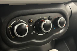 valkoinen Renault Twingo 2017 kuva 23.