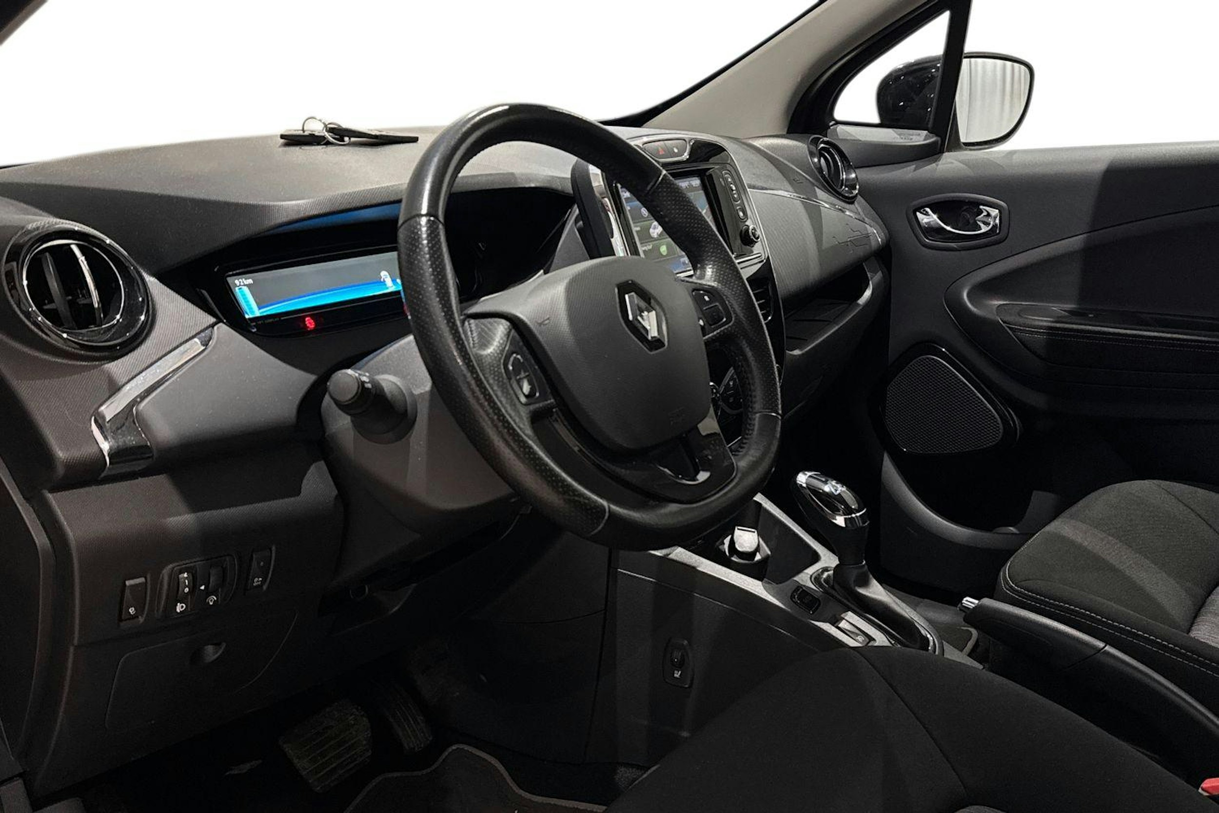 Punainen Renault ZOE 2017 kuva 7.