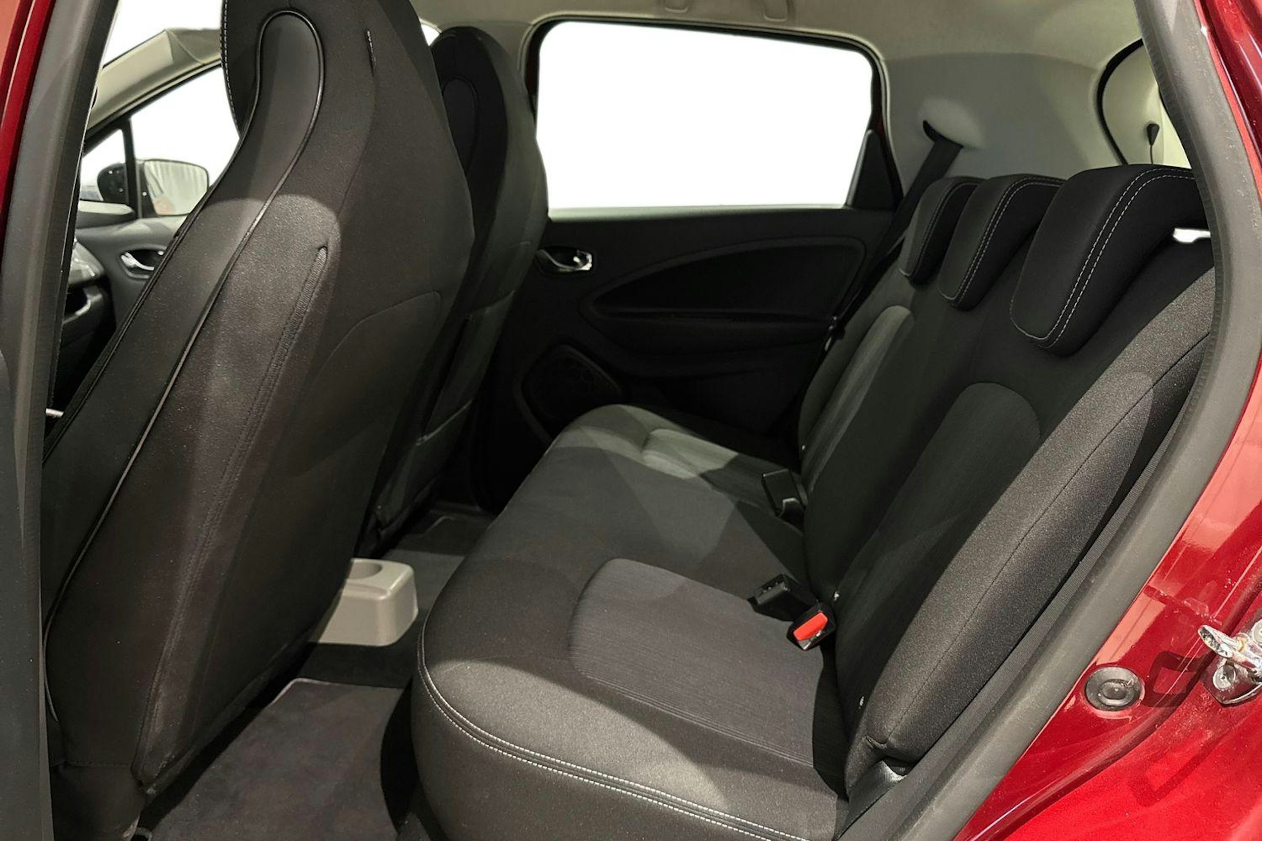 Punainen Renault ZOE 2017 kuva 10.