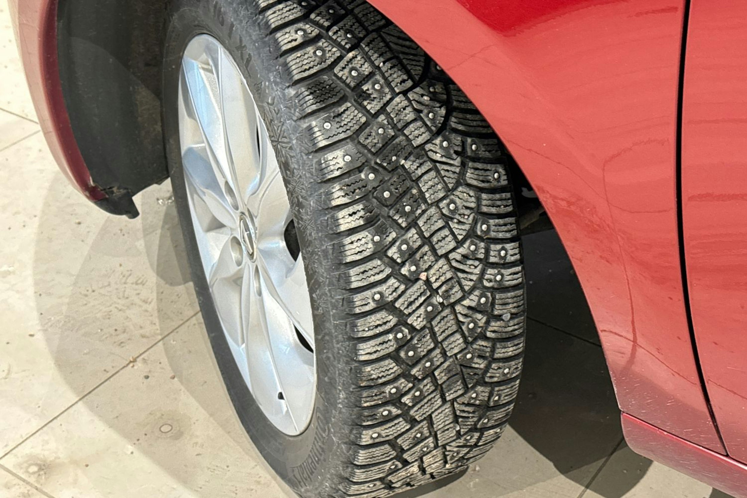 Punainen Renault ZOE 2017 kuva 13.