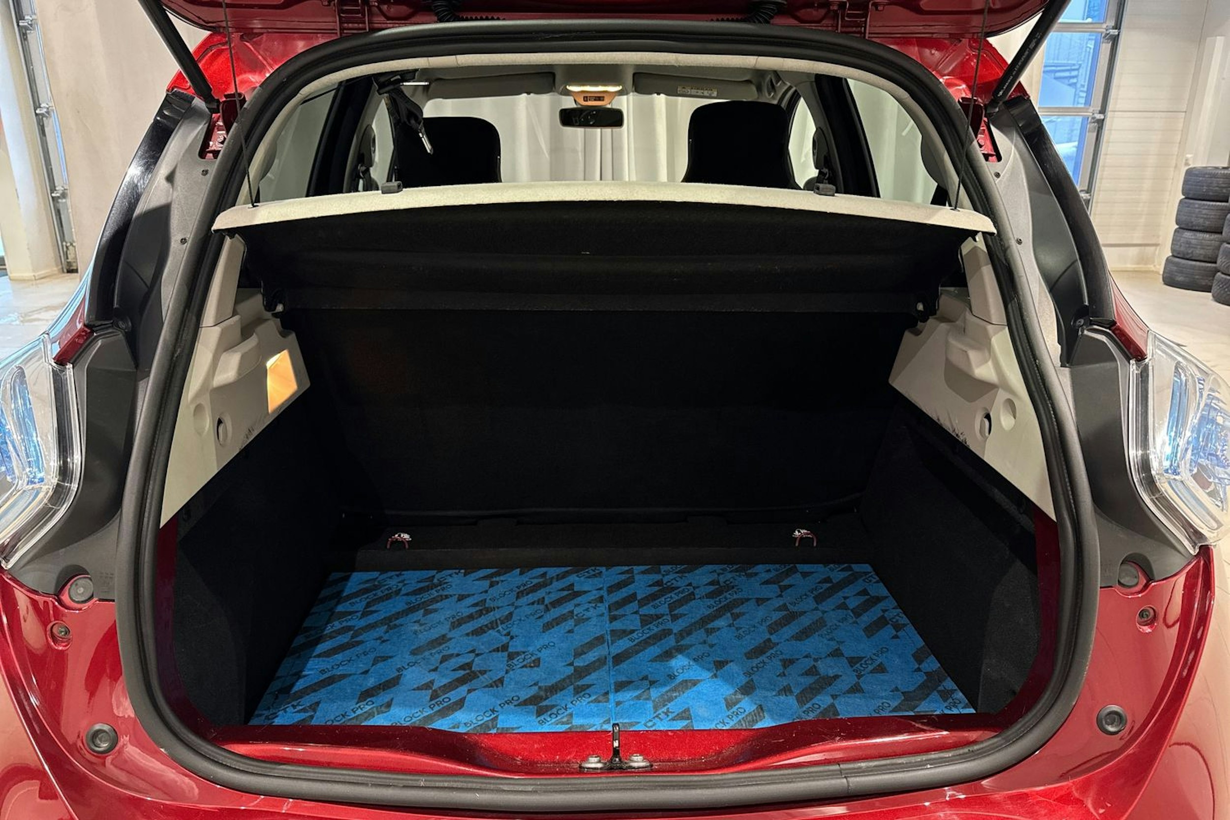 Punainen Renault ZOE 2017 kuva 15.