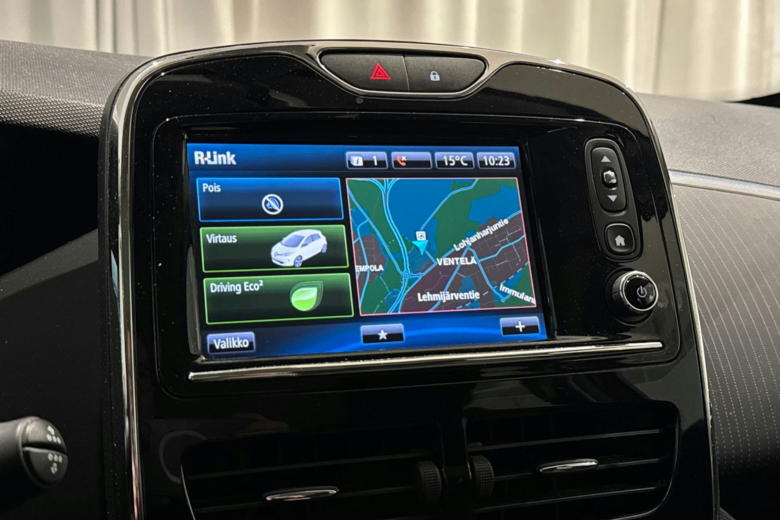 Punainen Renault ZOE 2017 kuva 19.