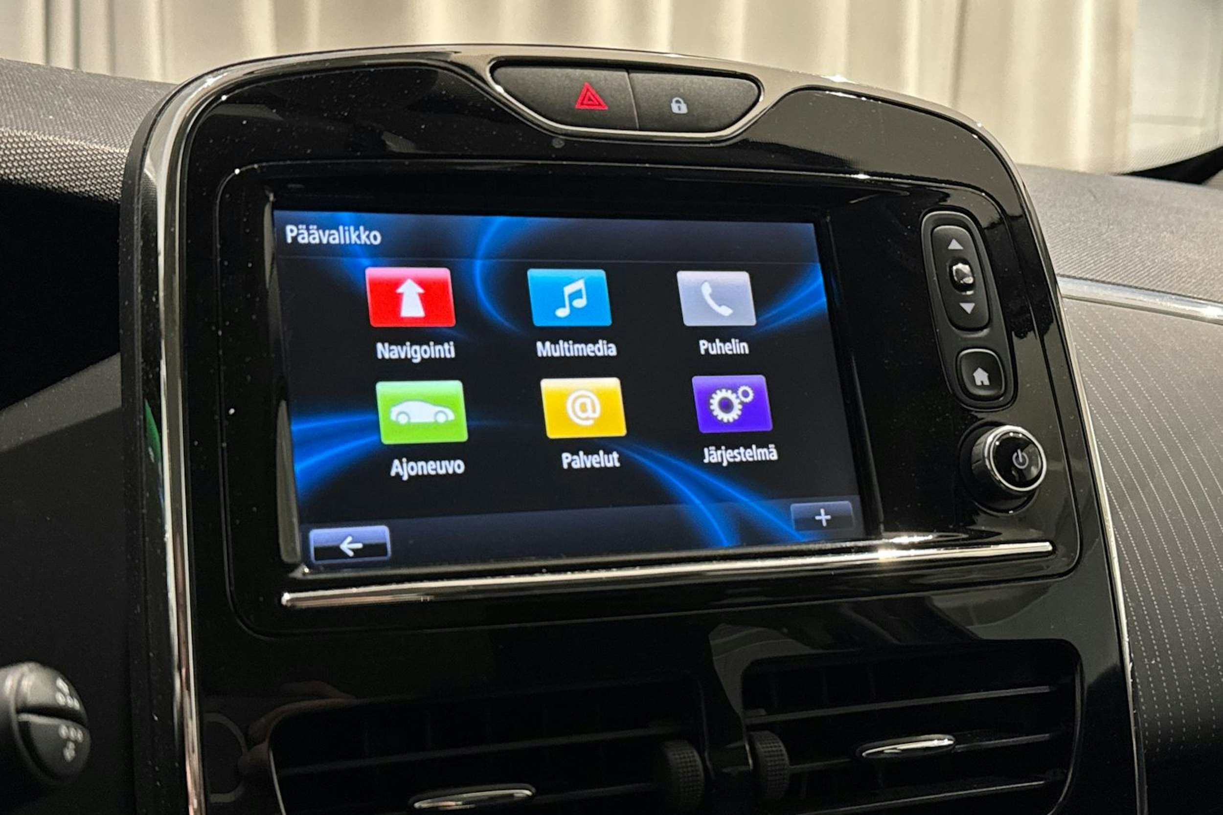 Punainen Renault ZOE 2017 kuva 22.