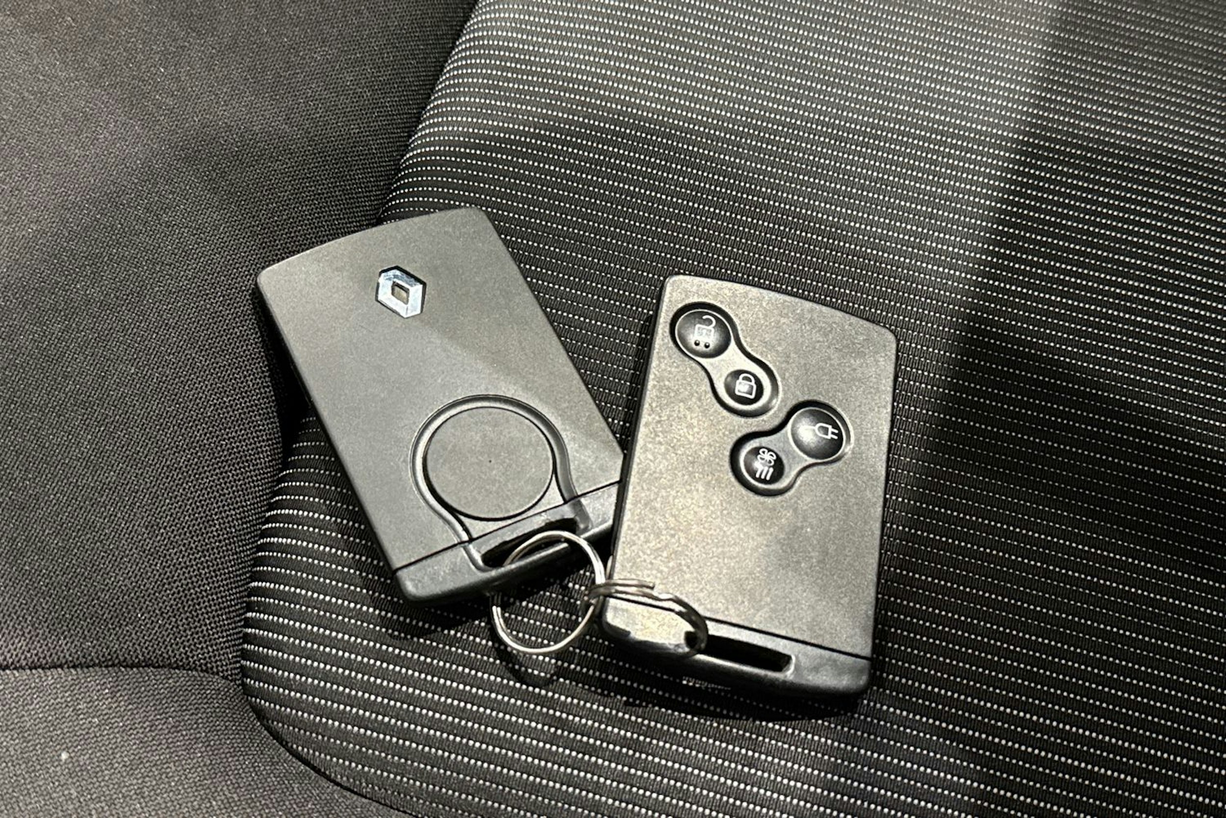 Punainen Renault ZOE 2017 kuva 25.