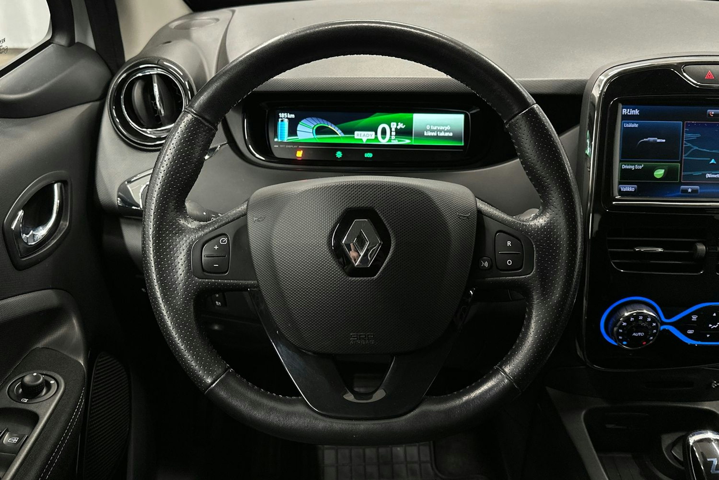valkoinen Renault Zoe 2019 kuva 16.