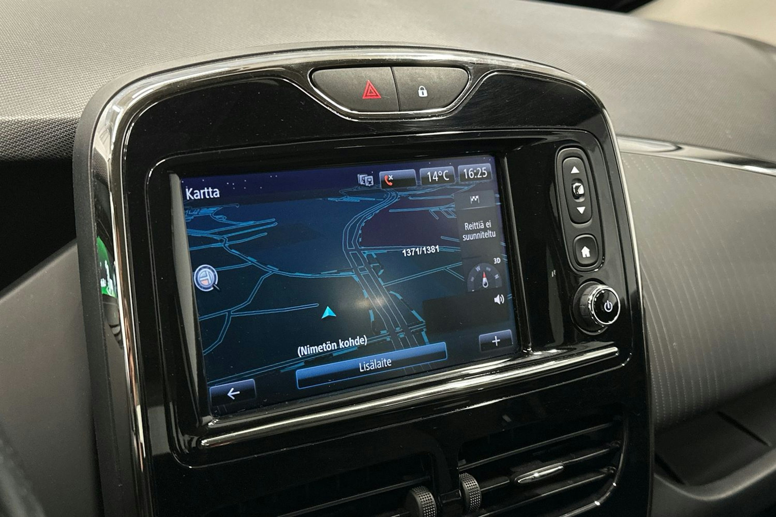 valkoinen Renault Zoe 2019 kuva 23.