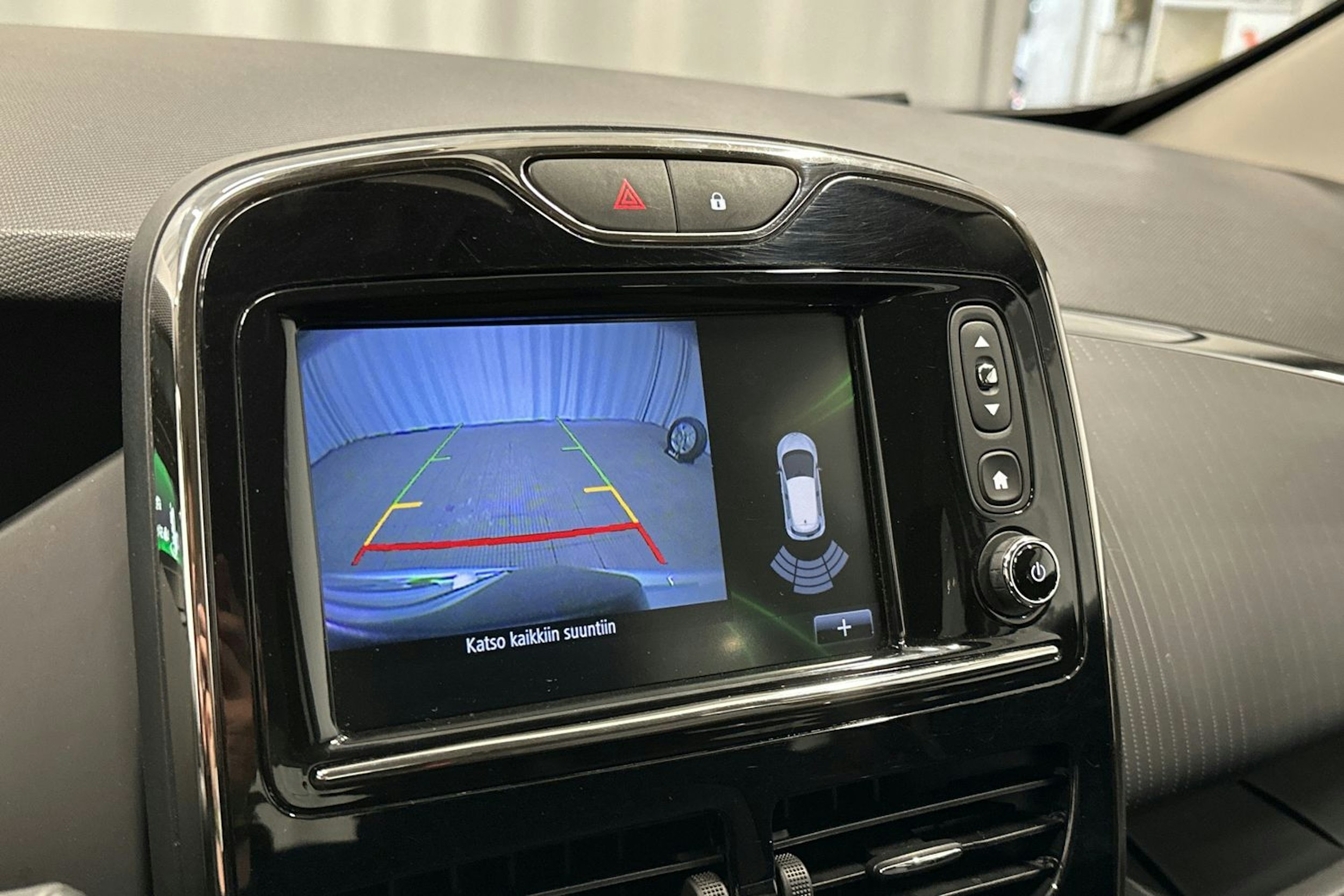 valkoinen Renault Zoe 2019 kuva 26.