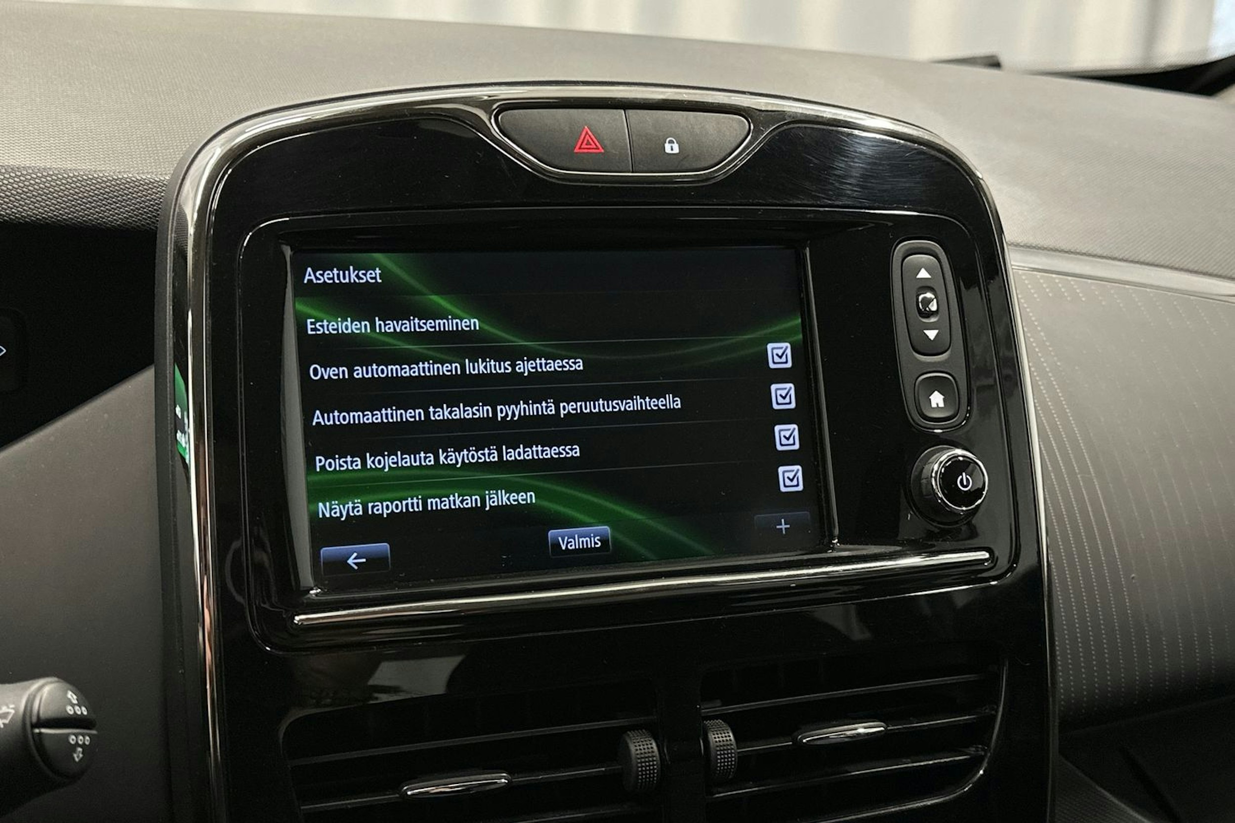 valkoinen Renault Zoe 2019 kuva 27.
