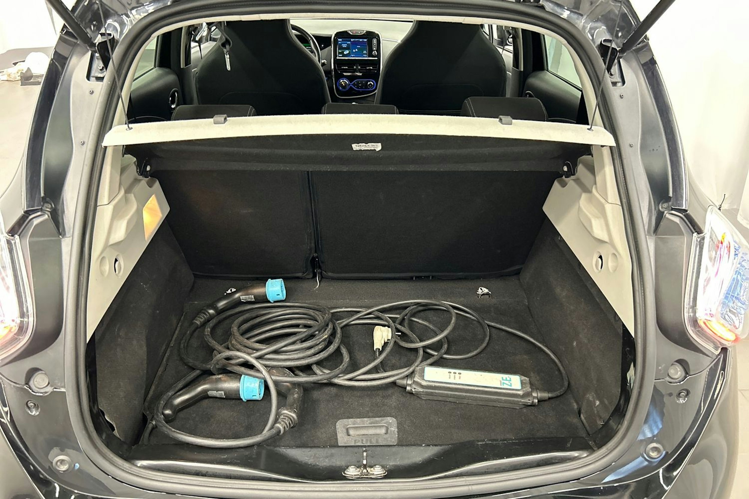musta Renault Zoe 2019 kuva 11.