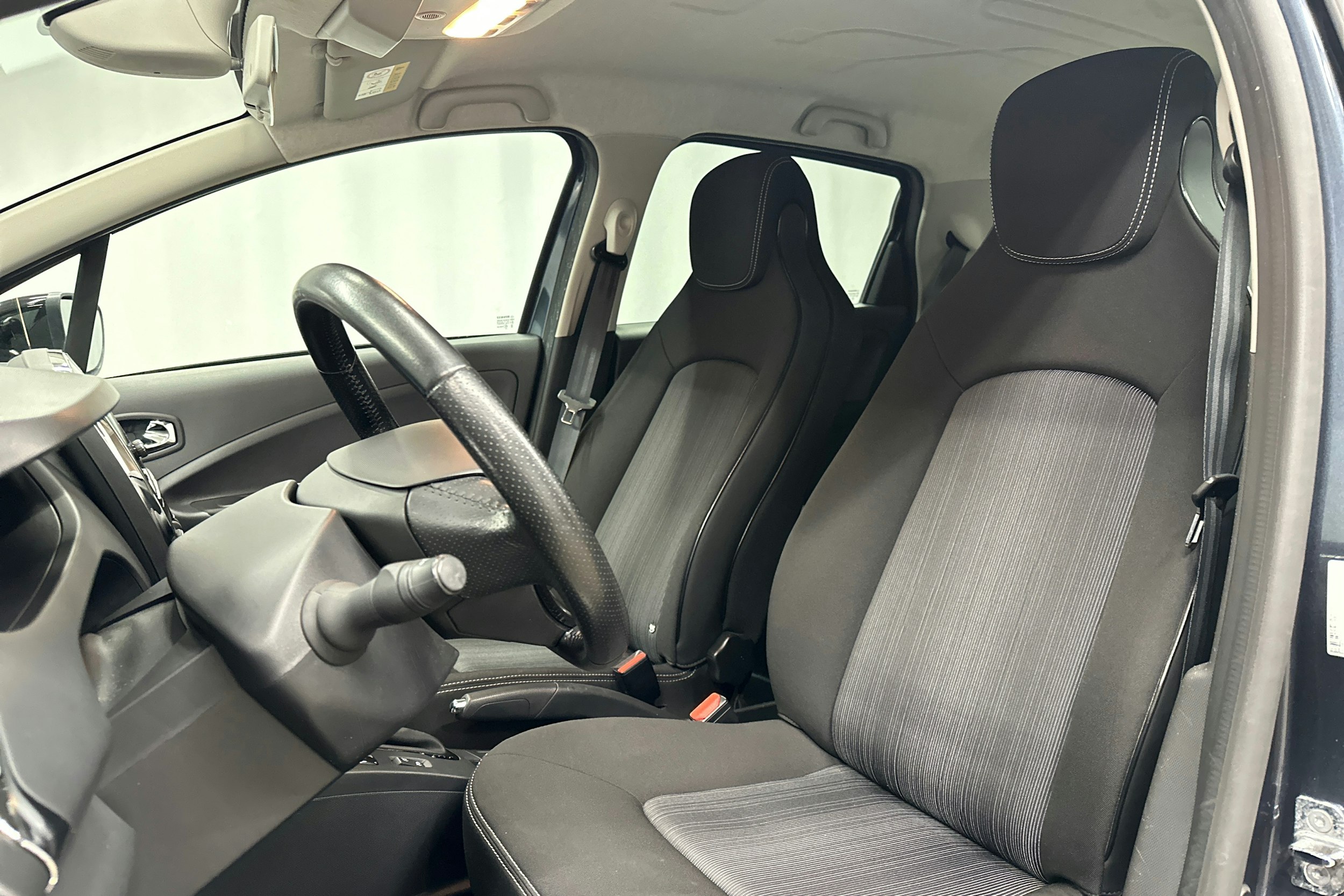 sininen Renault Zoe 2019 kuva 21.