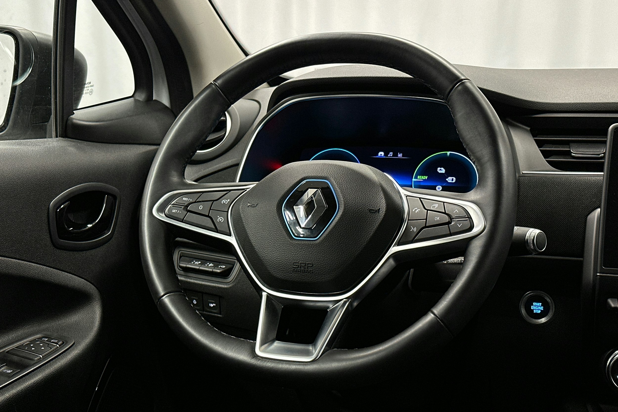 valkoinen Renault Zoe 2020 kuva 14.