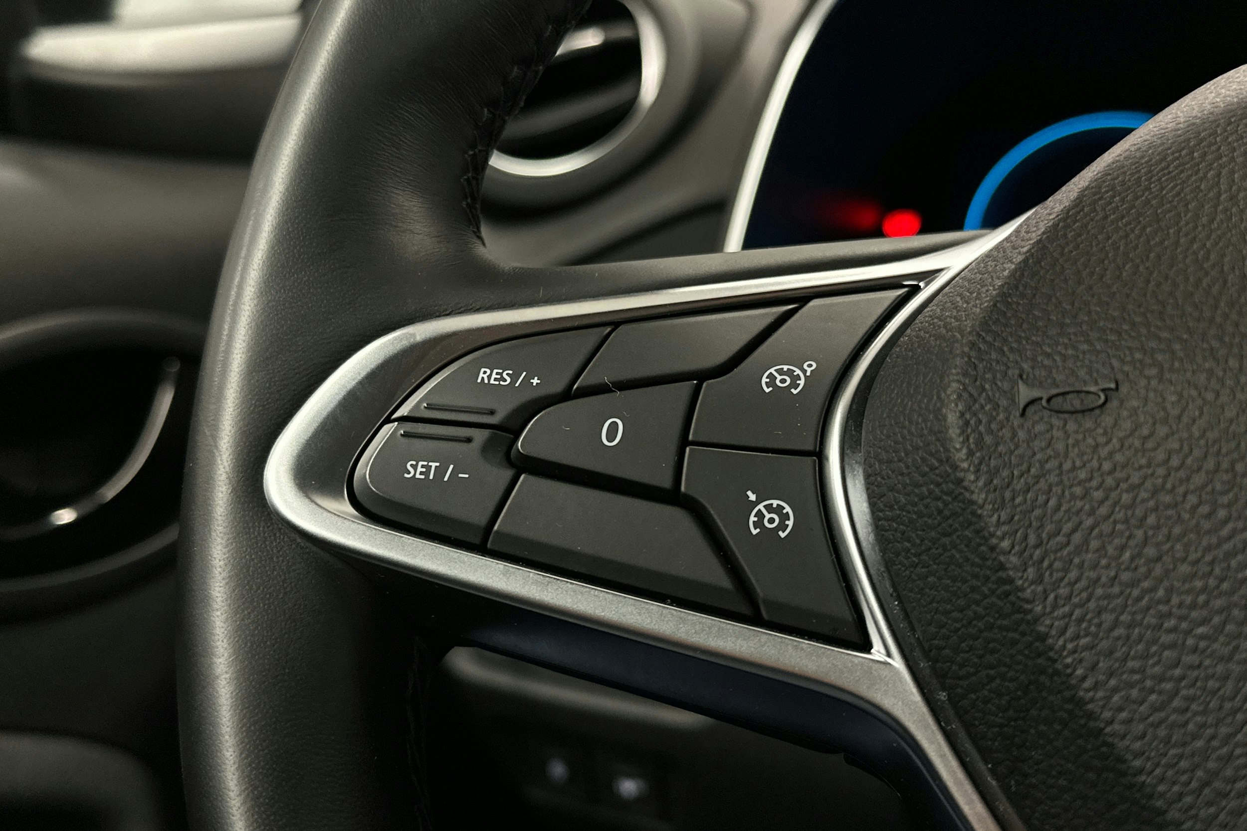 valkoinen Renault Zoe 2020 kuva 18.