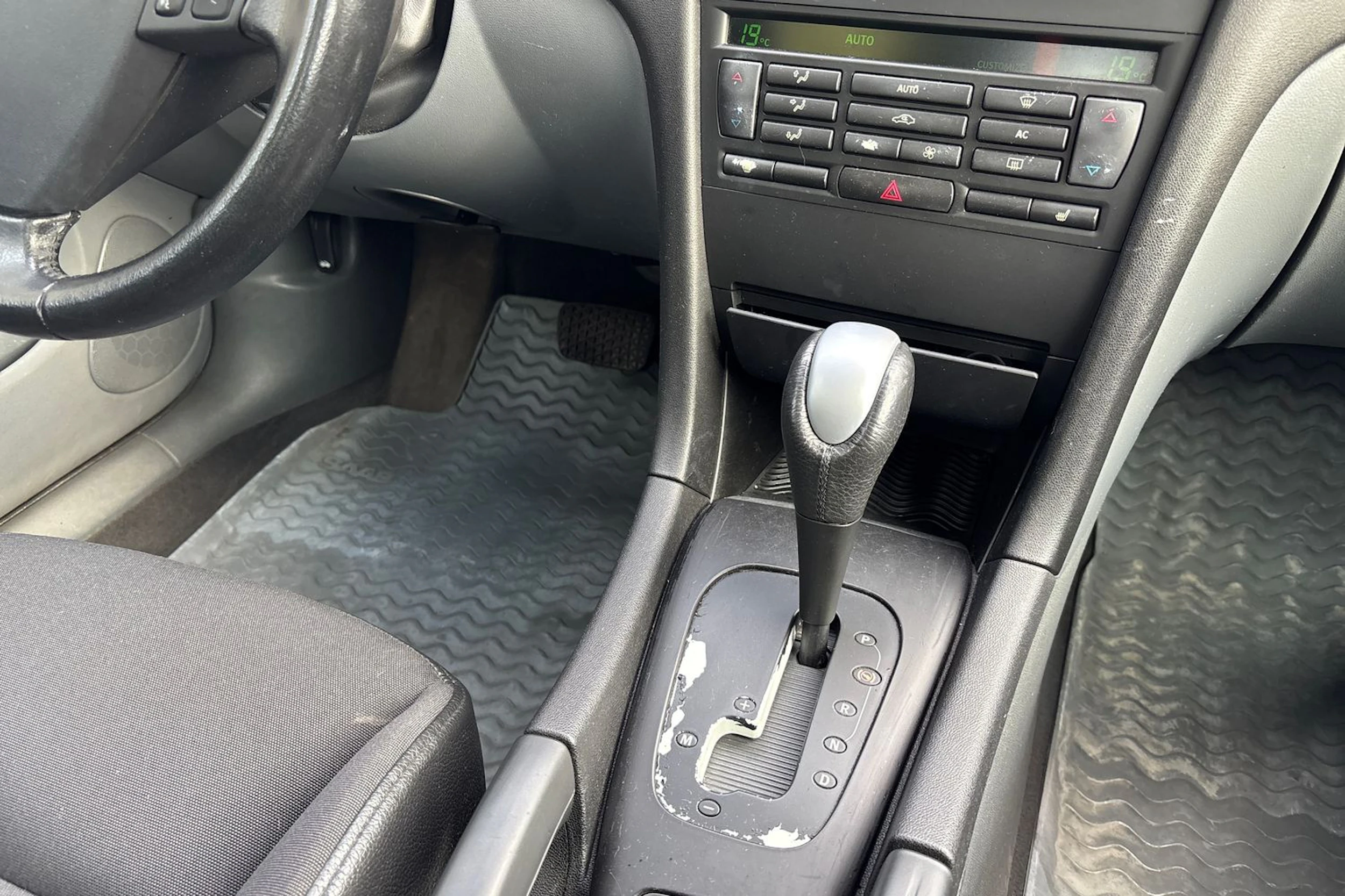 Ruskea (beige) Saab 9-3 2004 kuva 29.