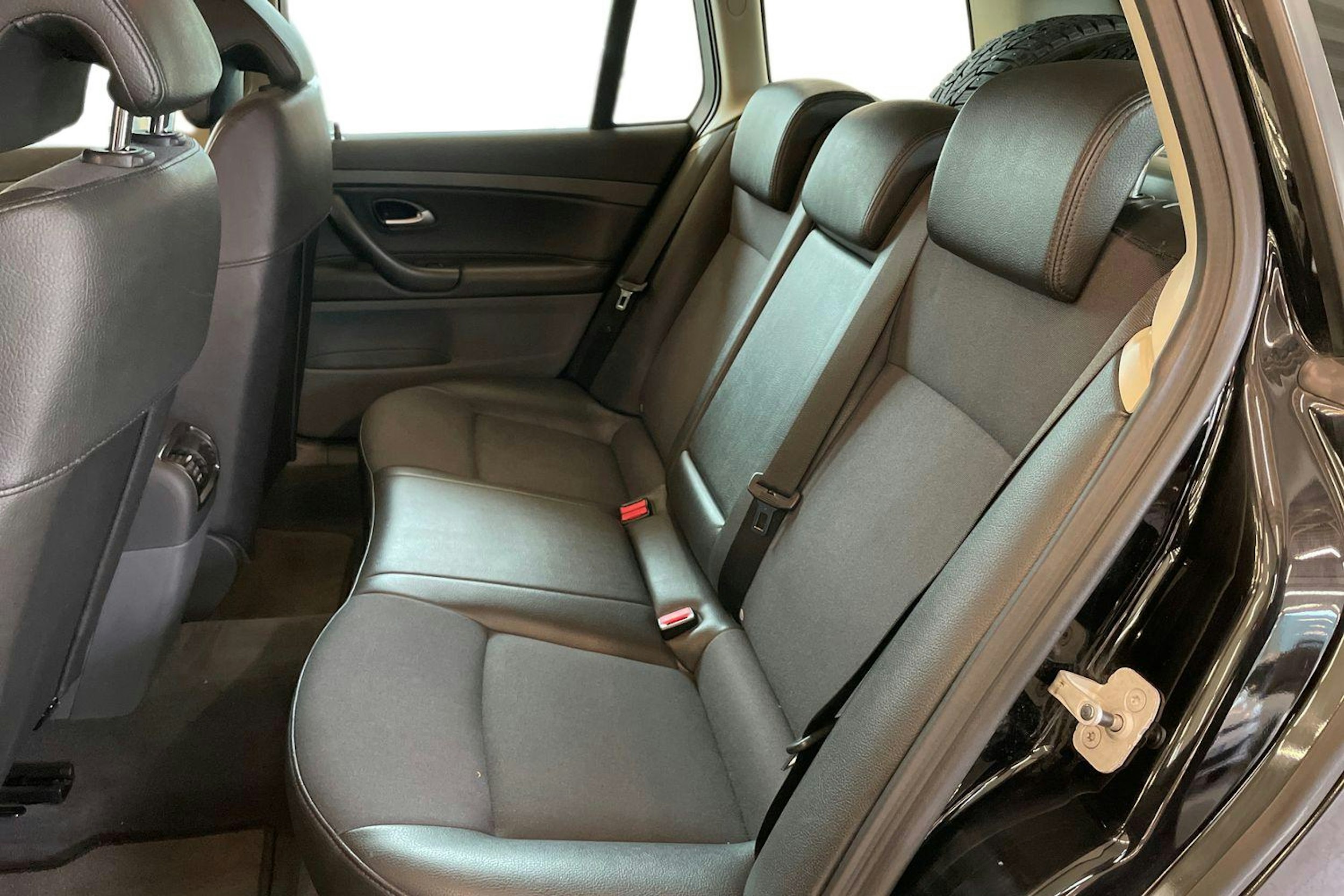 musta Saab 9-3 2006 kuva 10.