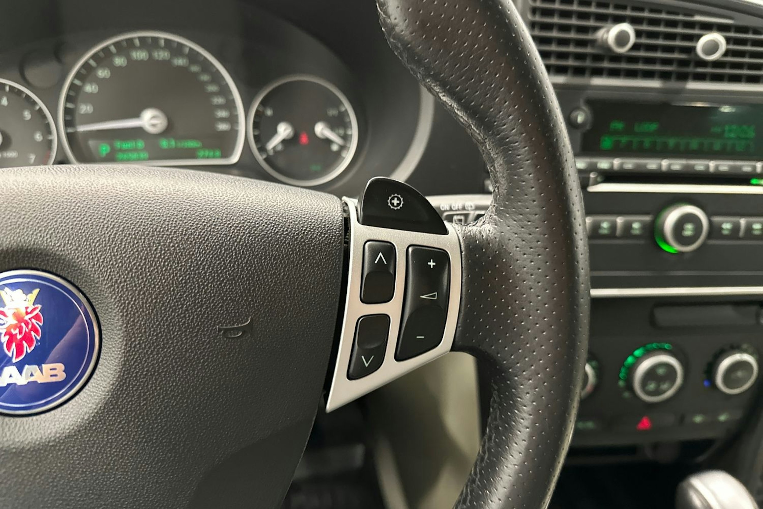 musta Saab 9-3 2008 kuva 15.