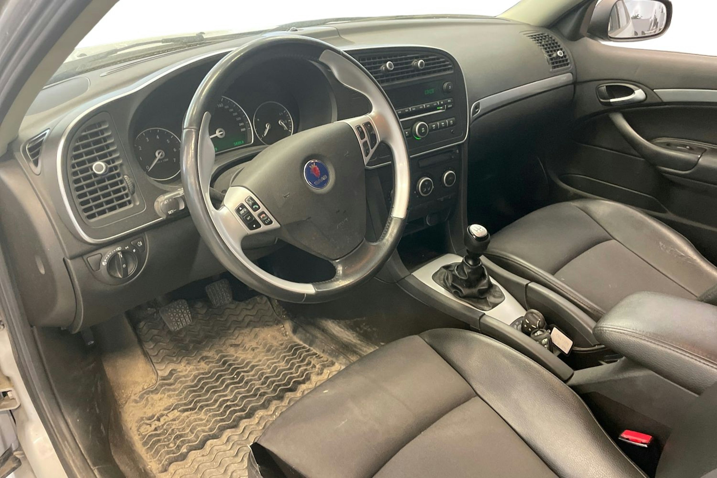 Hopea Saab 9-3 2008 kuva 7.