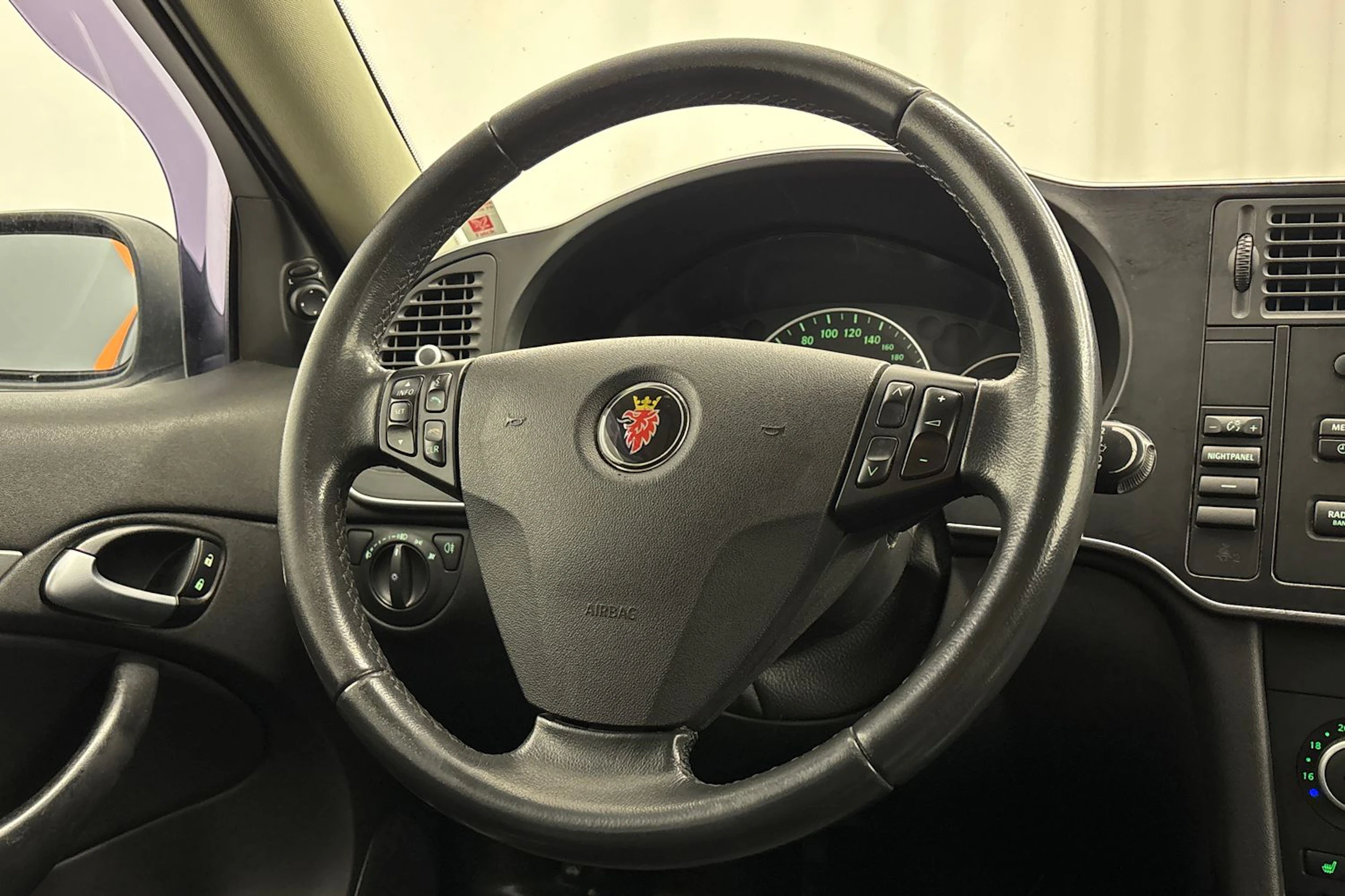 Harmaa Saab 9-3 2008 kuva 13.