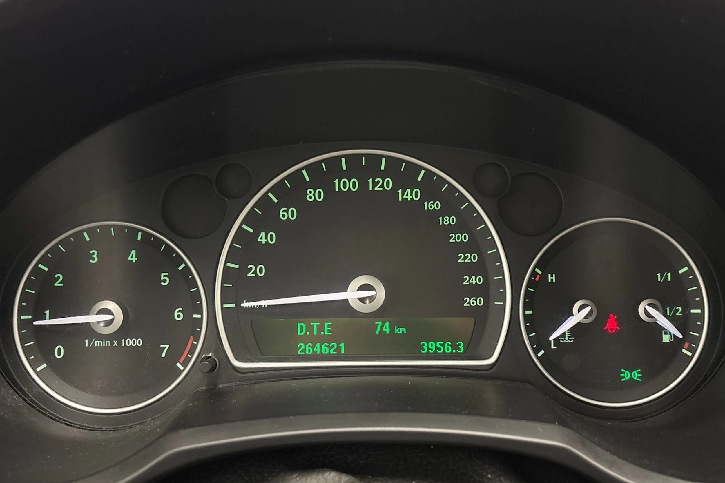 Harmaa Saab 9-3 2008 kuva 17.