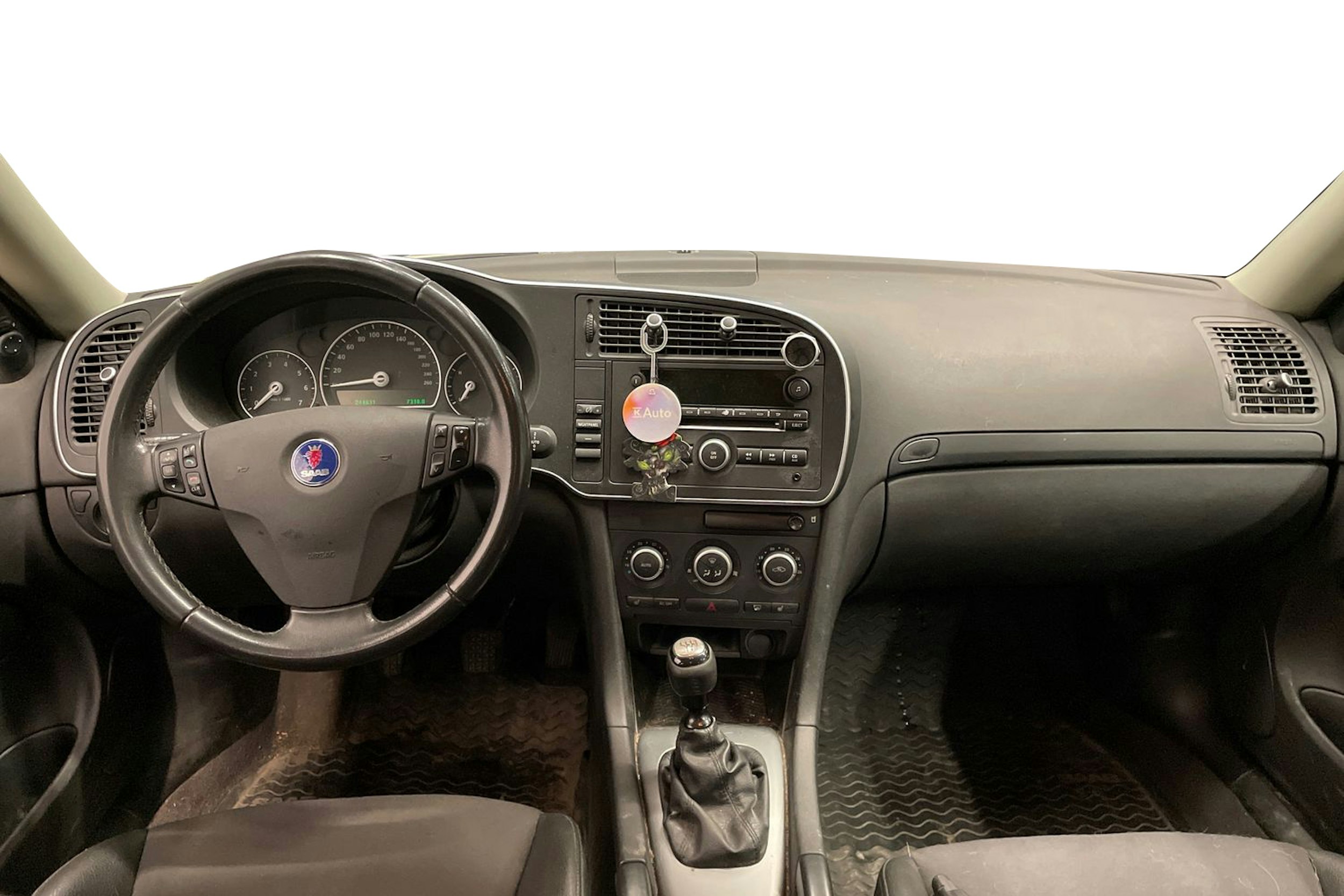 Valkoinen Saab 9-3 2009 kuva 7.