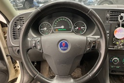 Valkoinen Saab 9-3 2009 kuva 11.