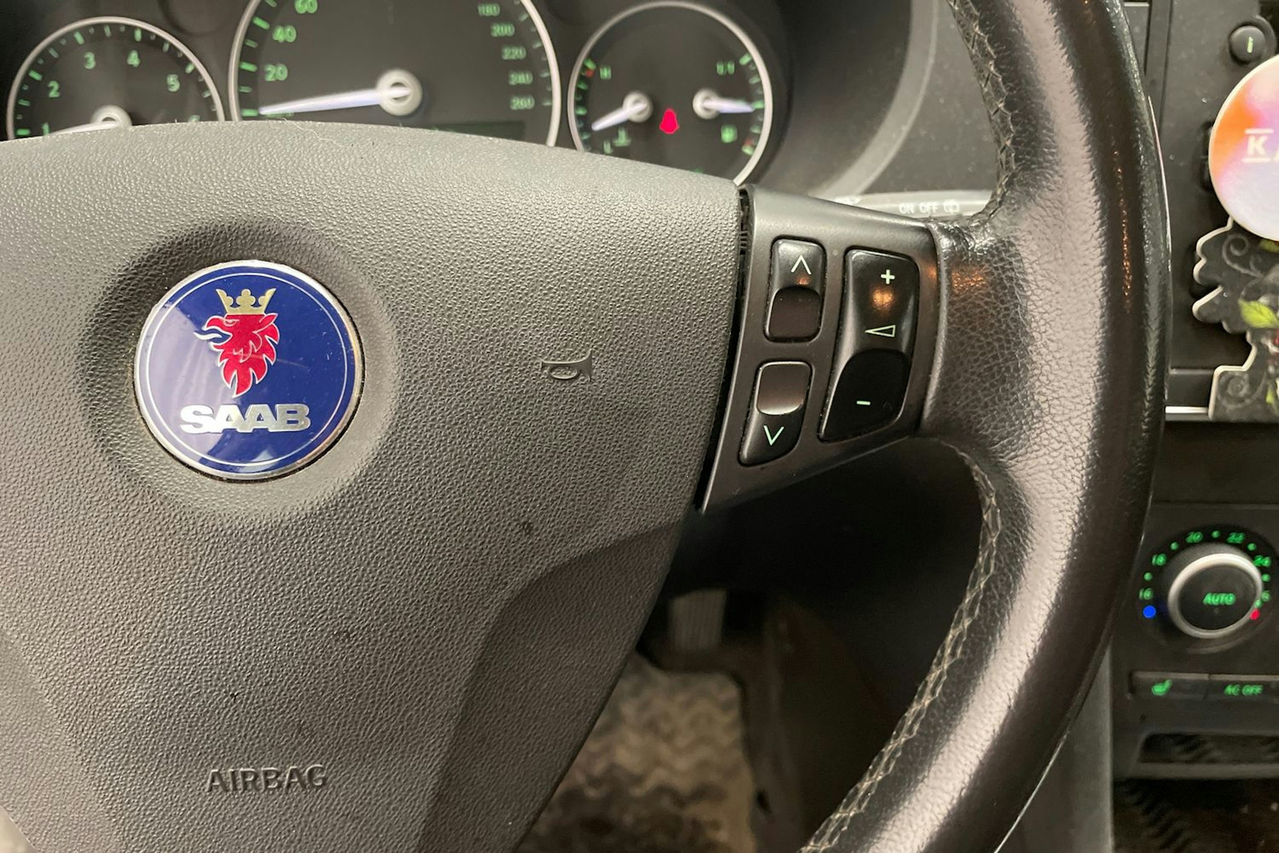 Valkoinen Saab 9-3 2009 kuva 12.