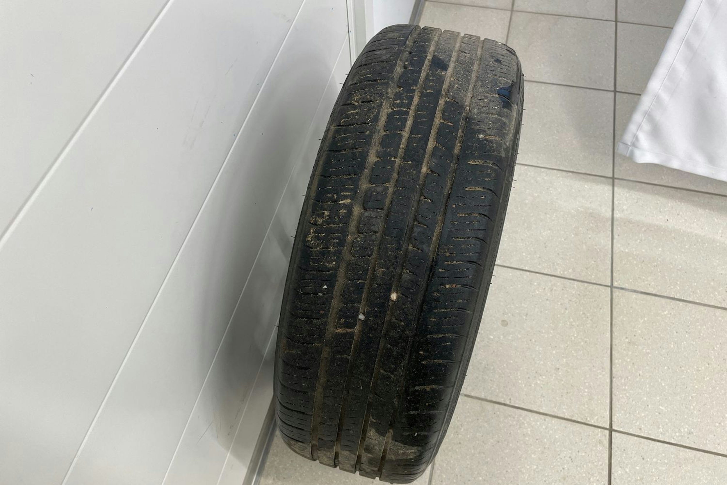 Valkoinen Saab 9-3 2009 kuva 17.