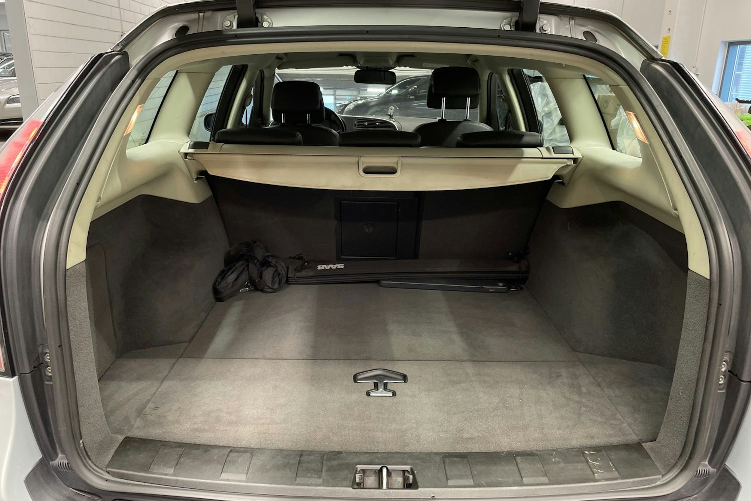 hopea Saab 9-3 2009 kuva 15.