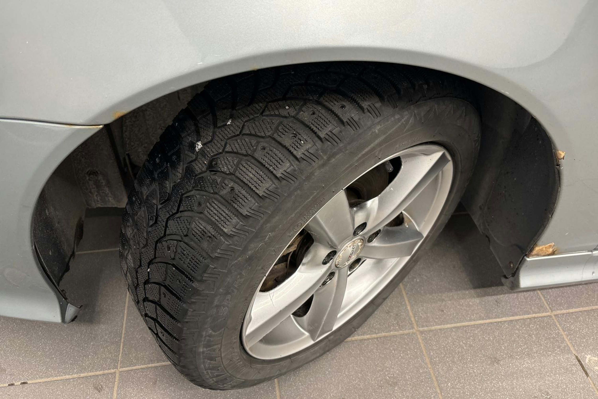 harmaa Saab 9-3 2010 kuva 10.