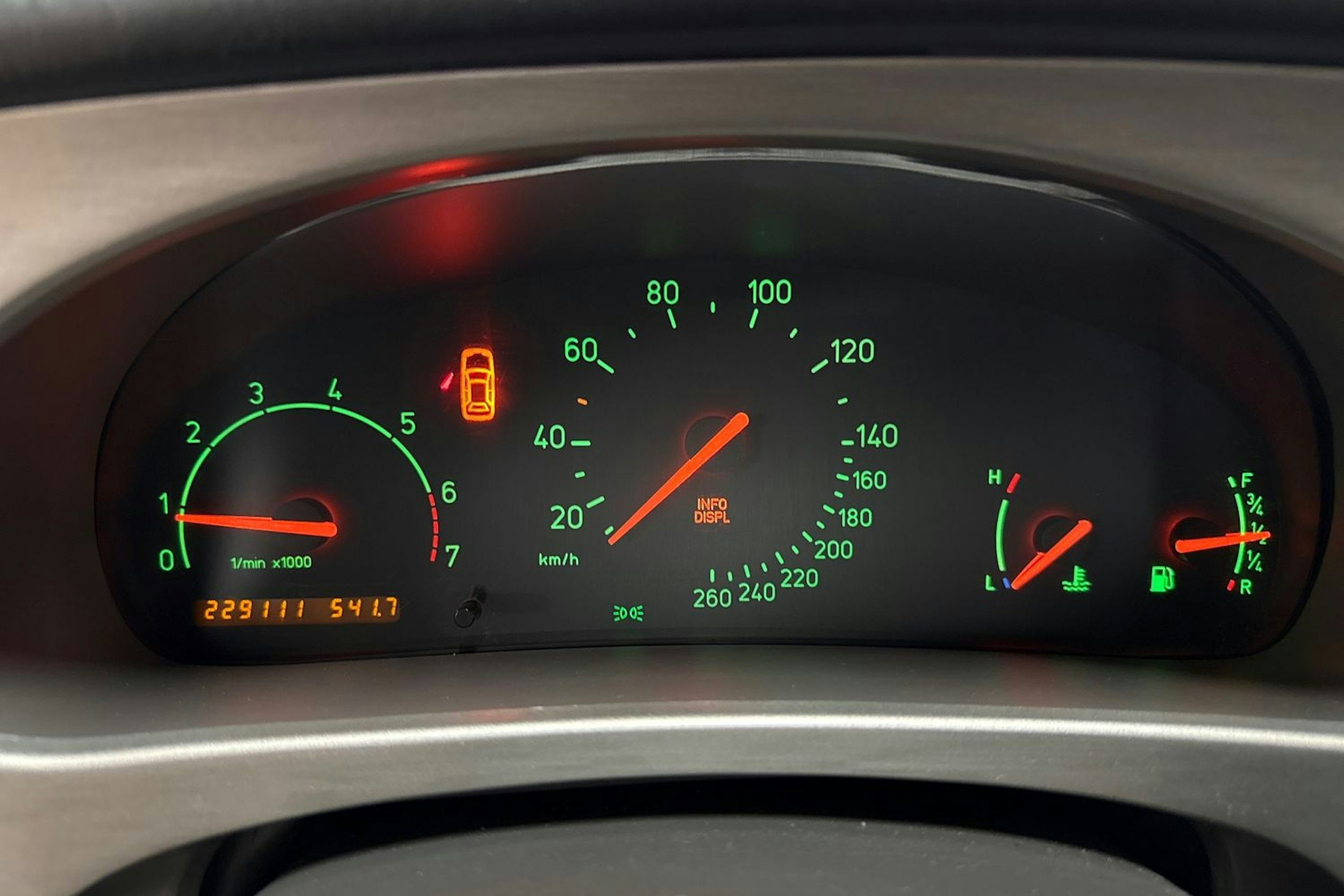 Harmaa Saab 9-5 2005 kuva 19.