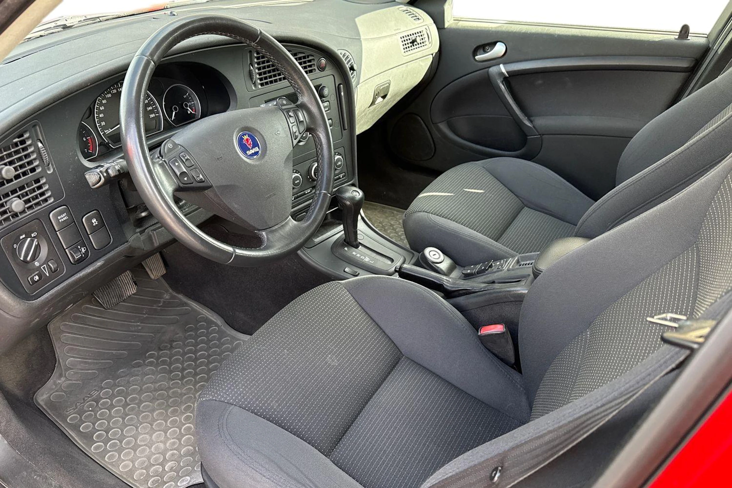 punainen Saab 9-5 2007 kuva 3.