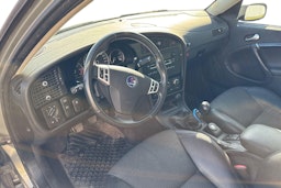 Vihreä Saab 9-5 2009 kuva 3.