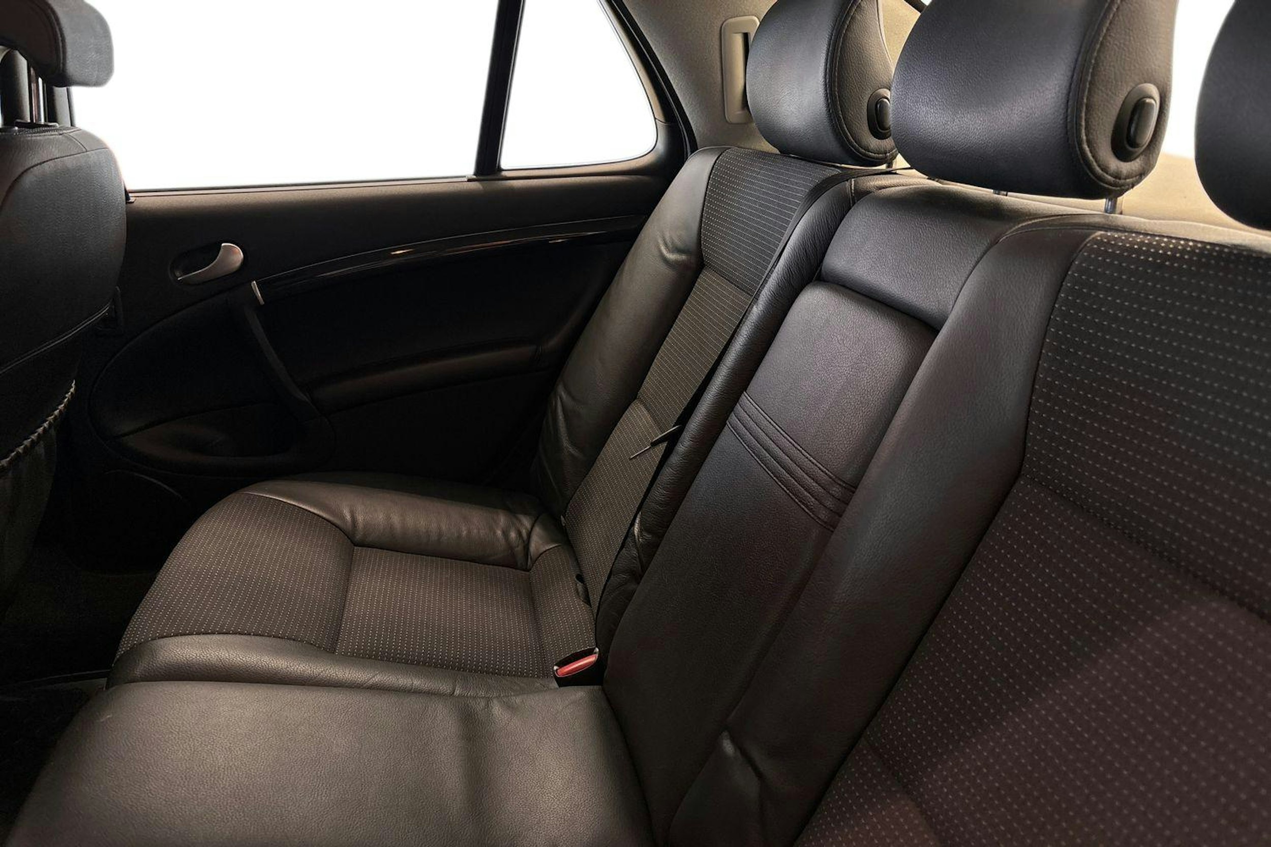 Vihreä Saab 9-5 2009 kuva 10.
