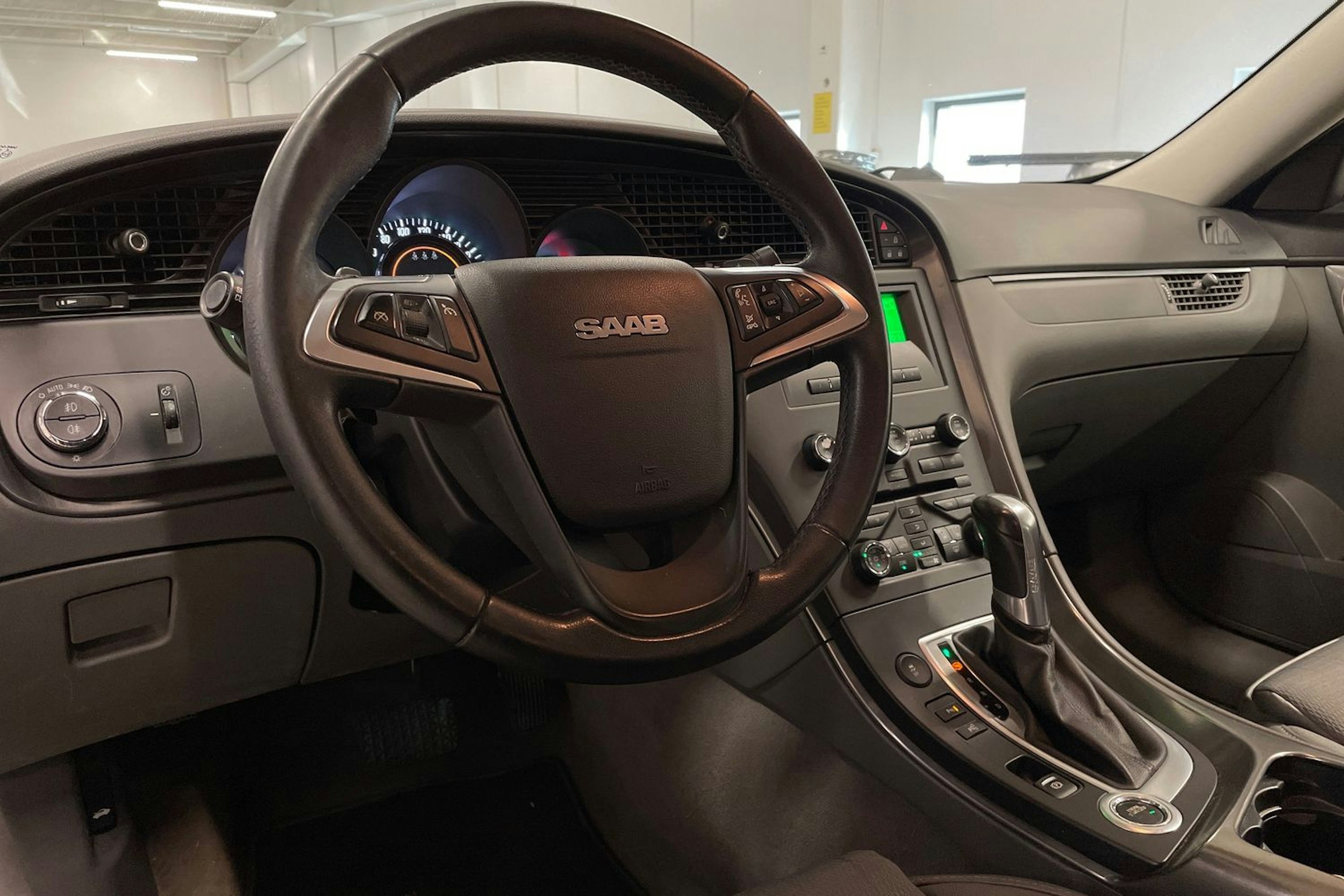 musta Saab 9-5 2010 kuva 22.