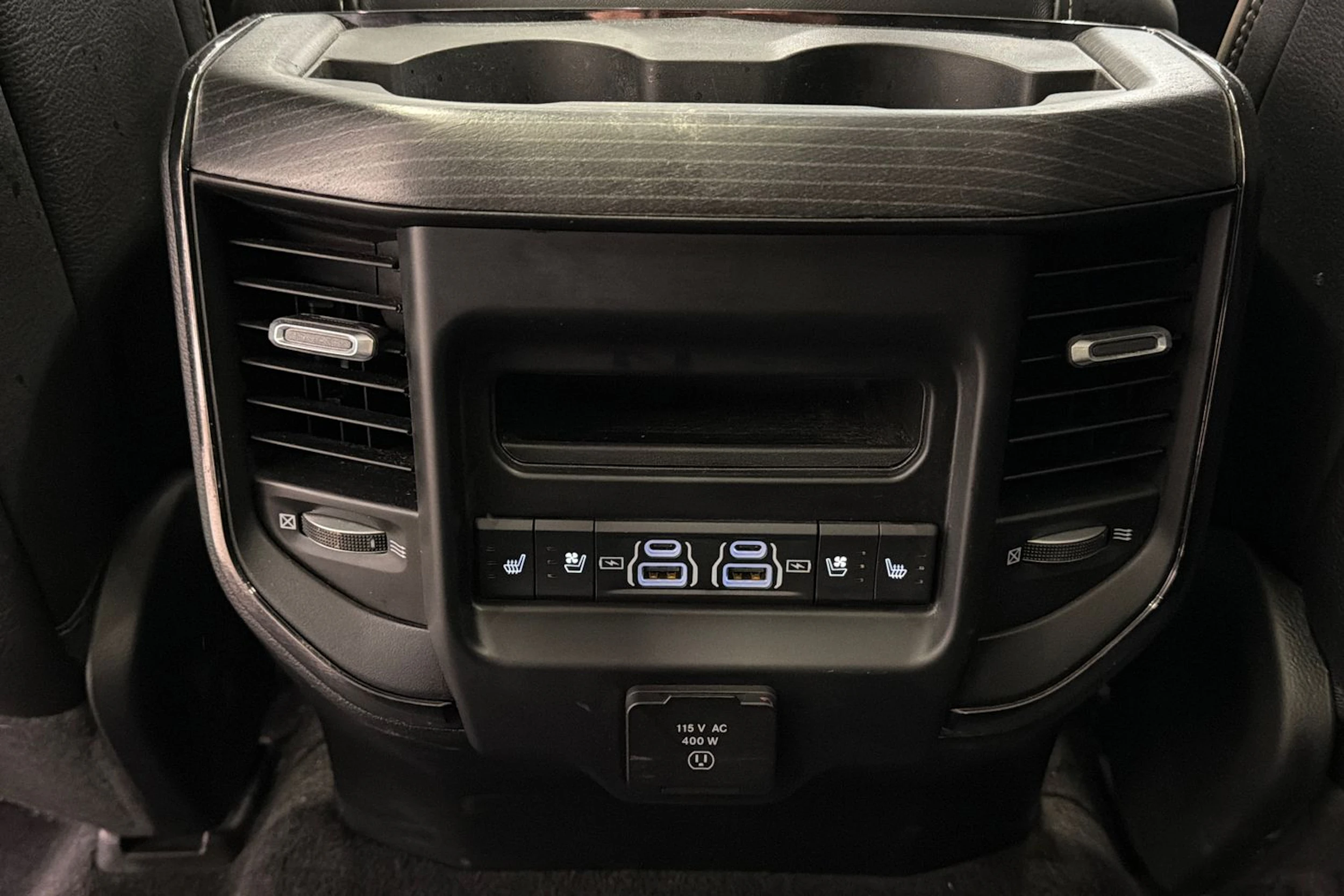 musta SCC RAM SCC RAM 1500 2022 kuva 18.