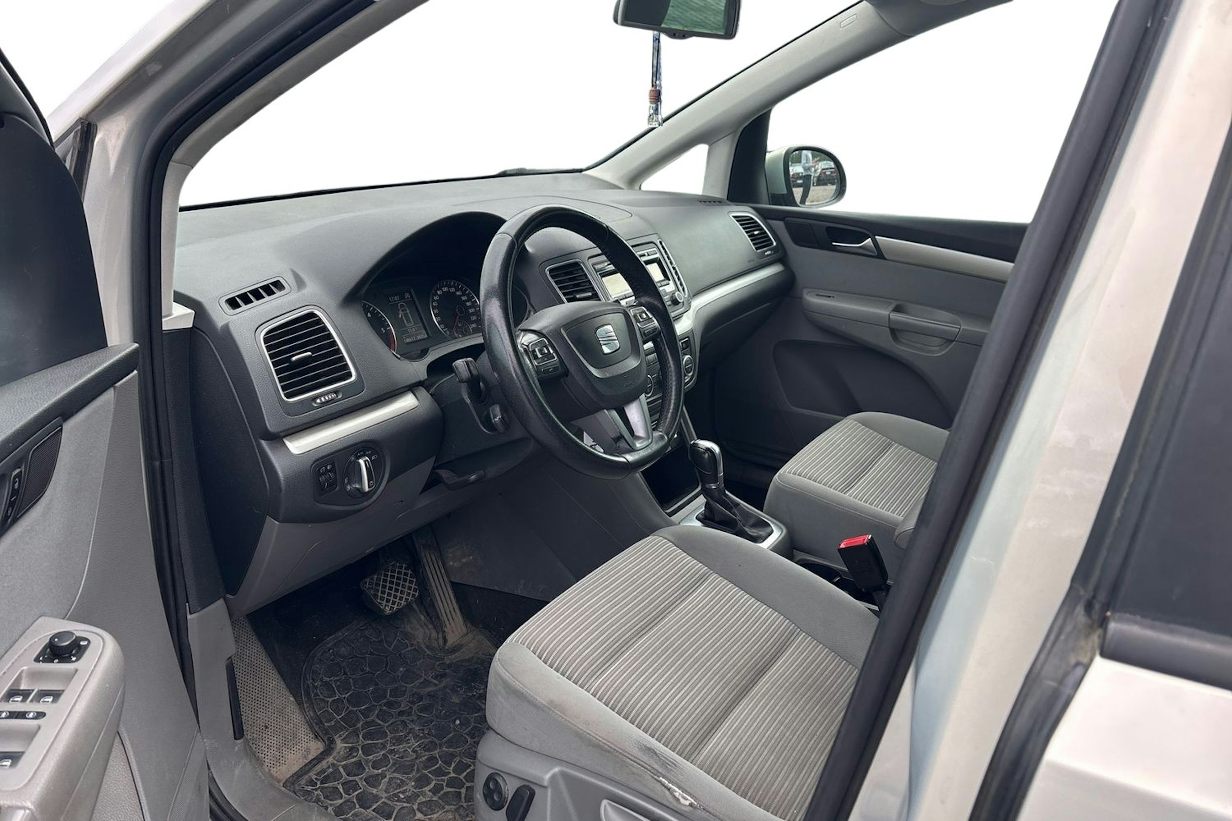 Hopea SEAT ALHAMBRA 2012 kuva 3.