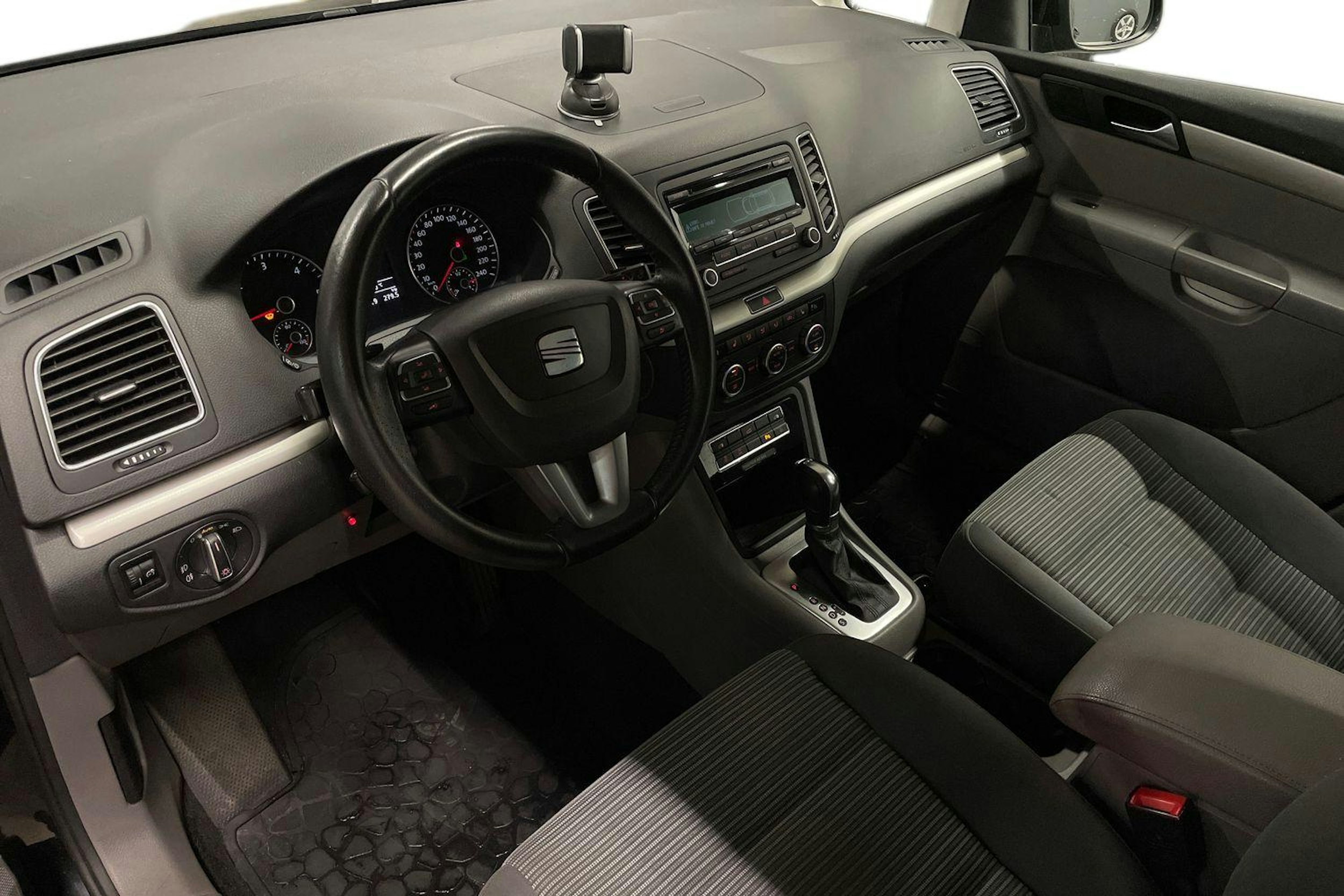 Musta SEAT Alhambra 2014 kuva 7.