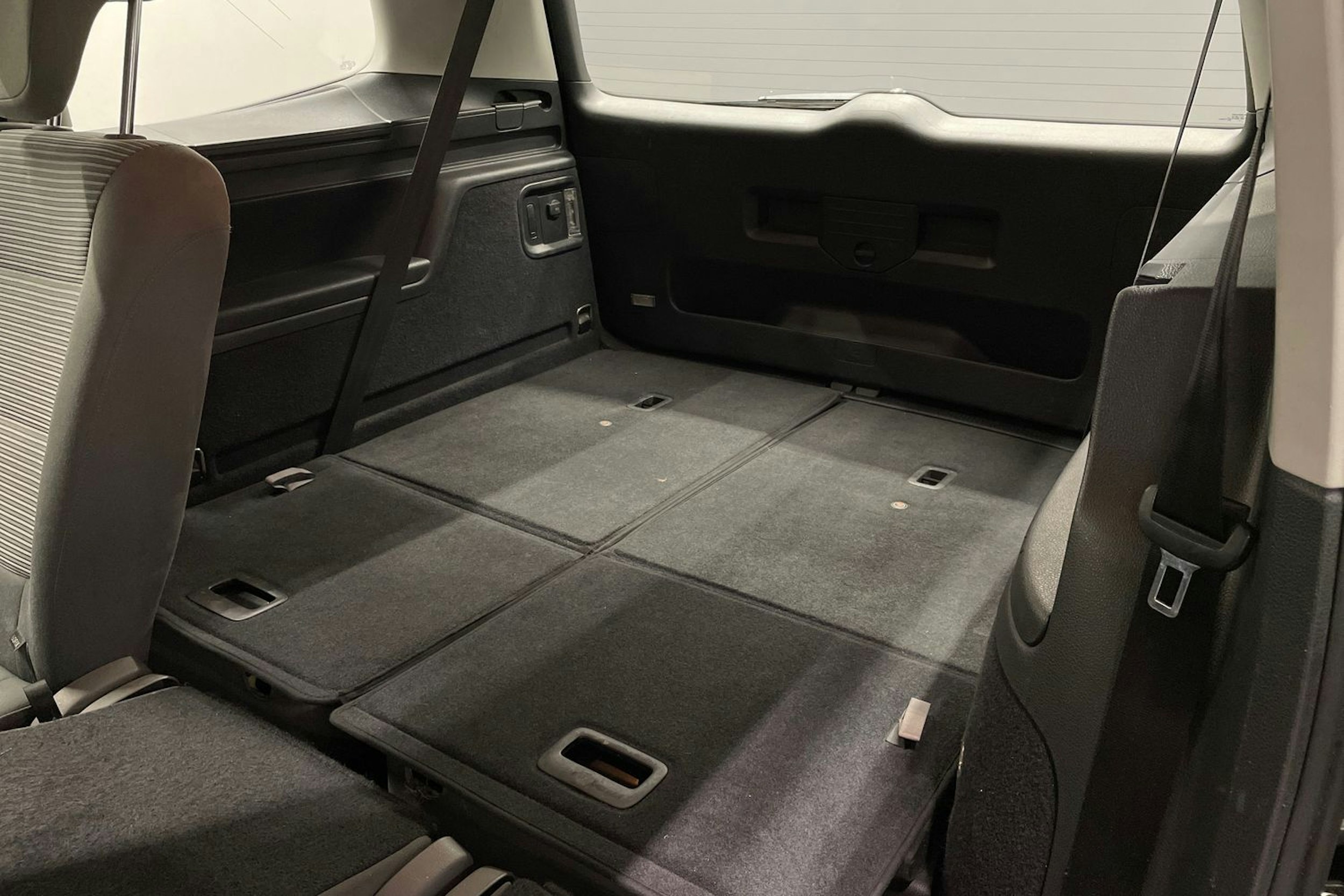 Musta SEAT Alhambra 2014 kuva 15.