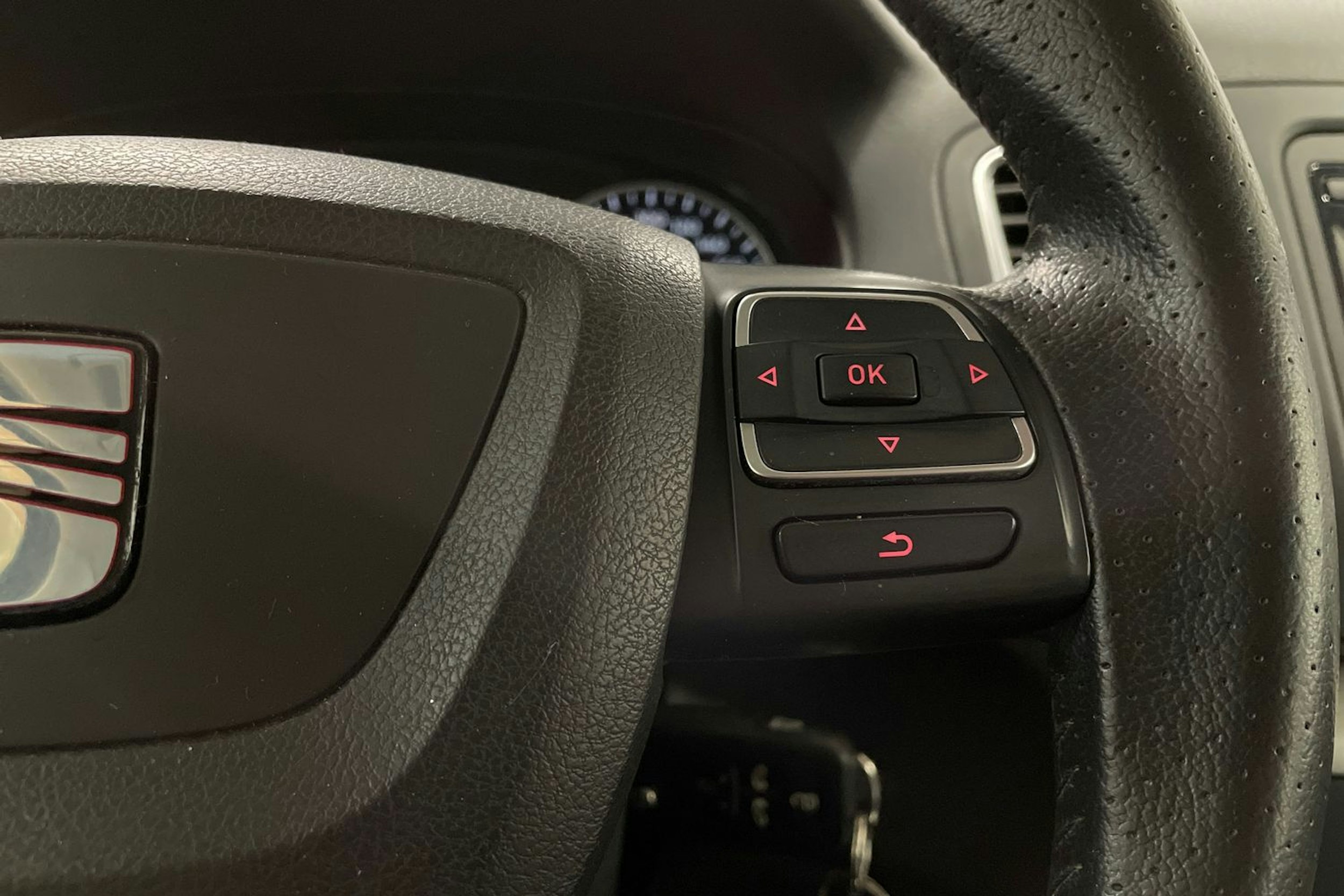 Musta SEAT Alhambra 2014 kuva 22.