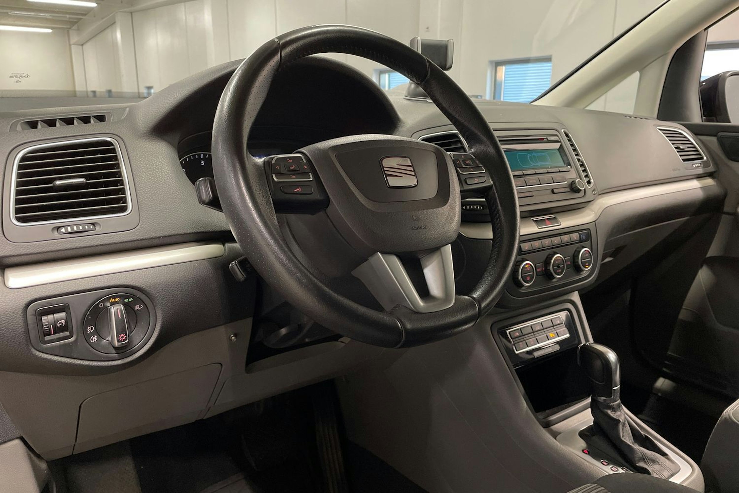 Musta SEAT Alhambra 2014 kuva 25.