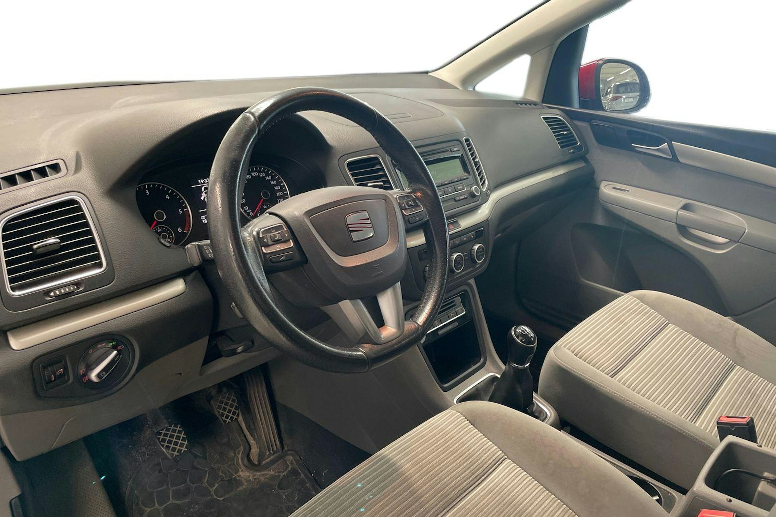 punainen SEAT Alhambra 2015 kuva 3.