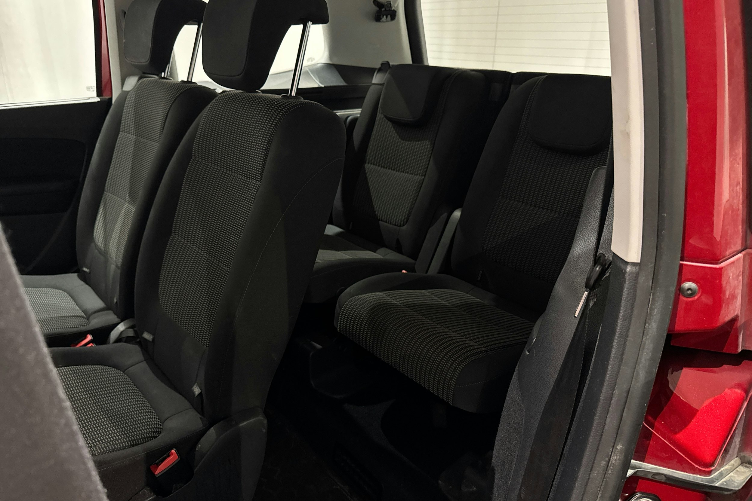 punainen SEAT Alhambra 2016 kuva 14.